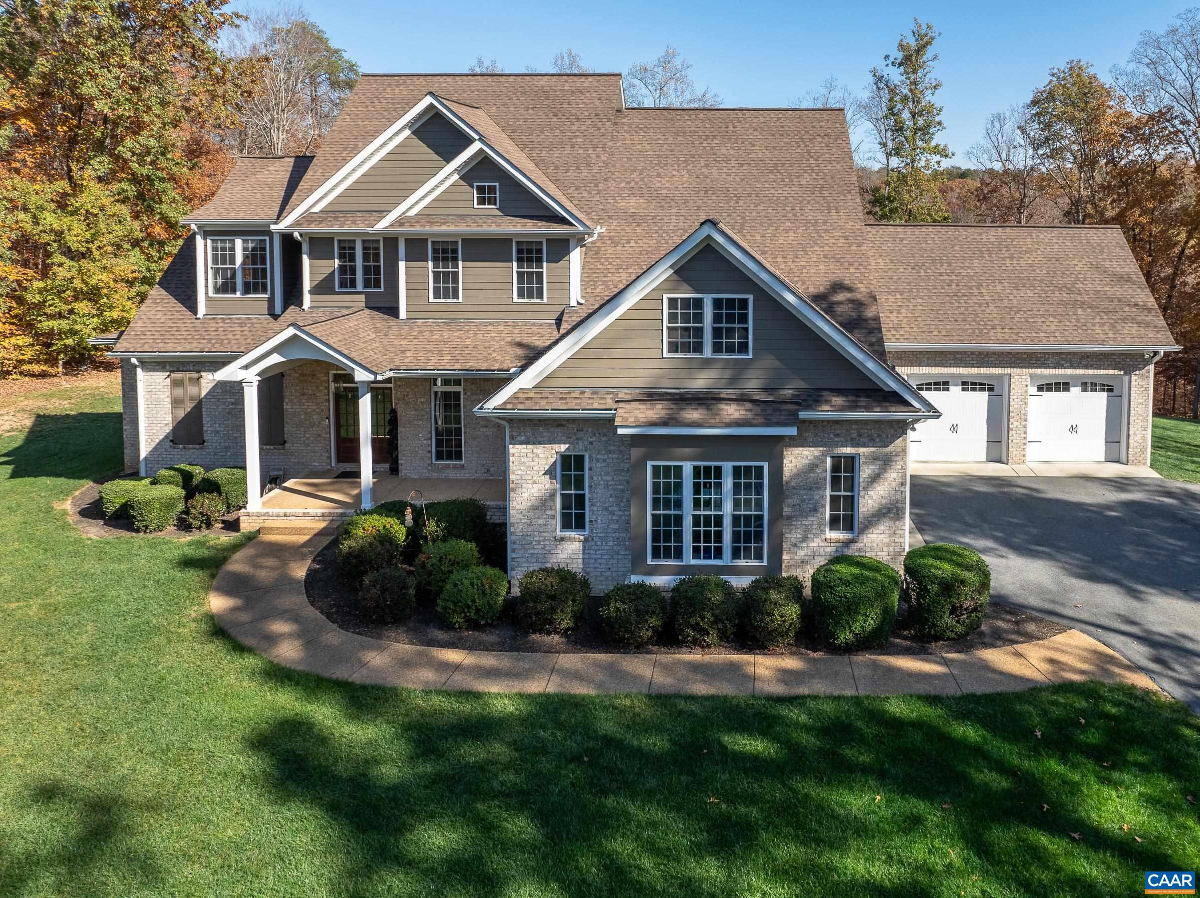 595 HALF MOON CT