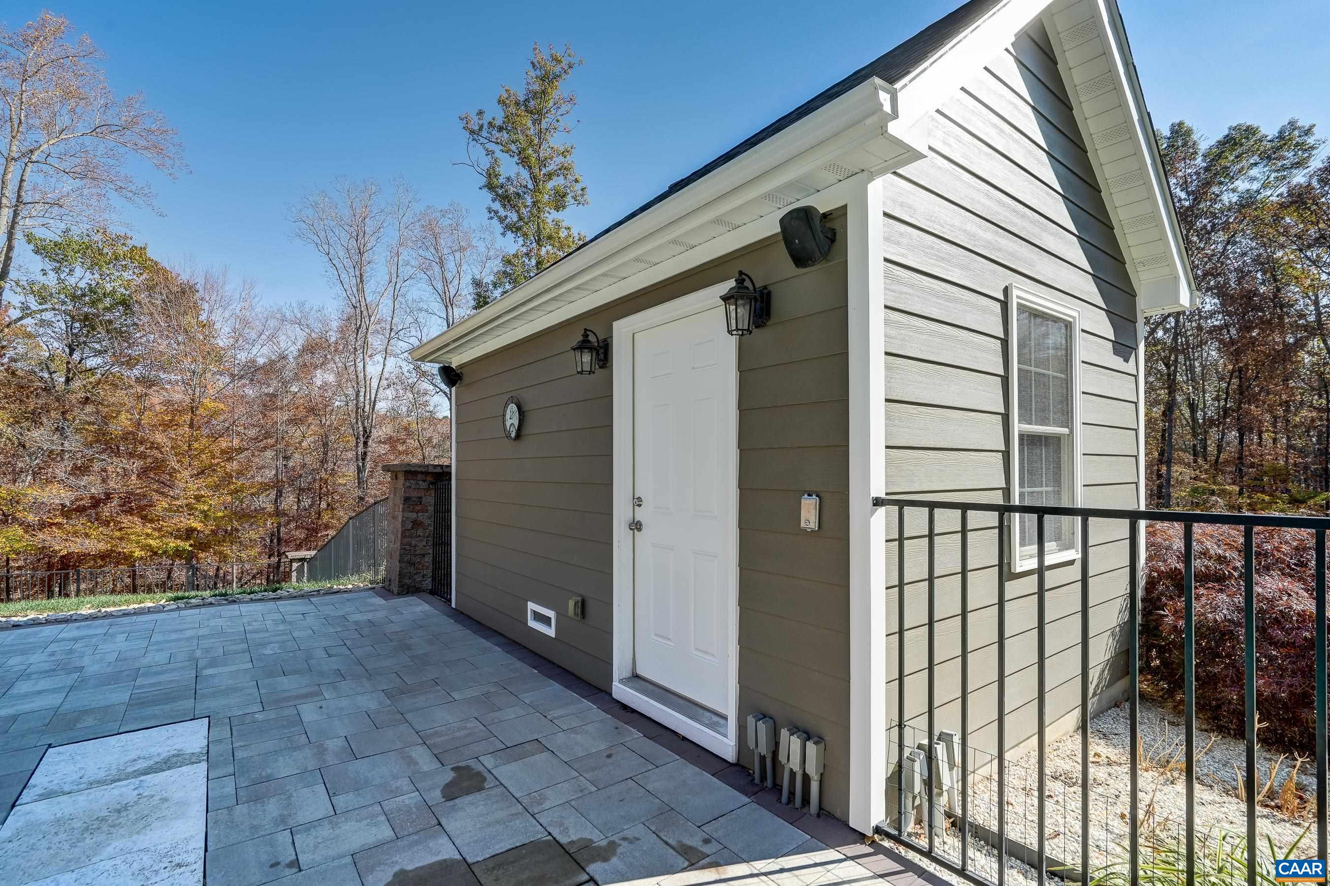 595 HALF MOON CT