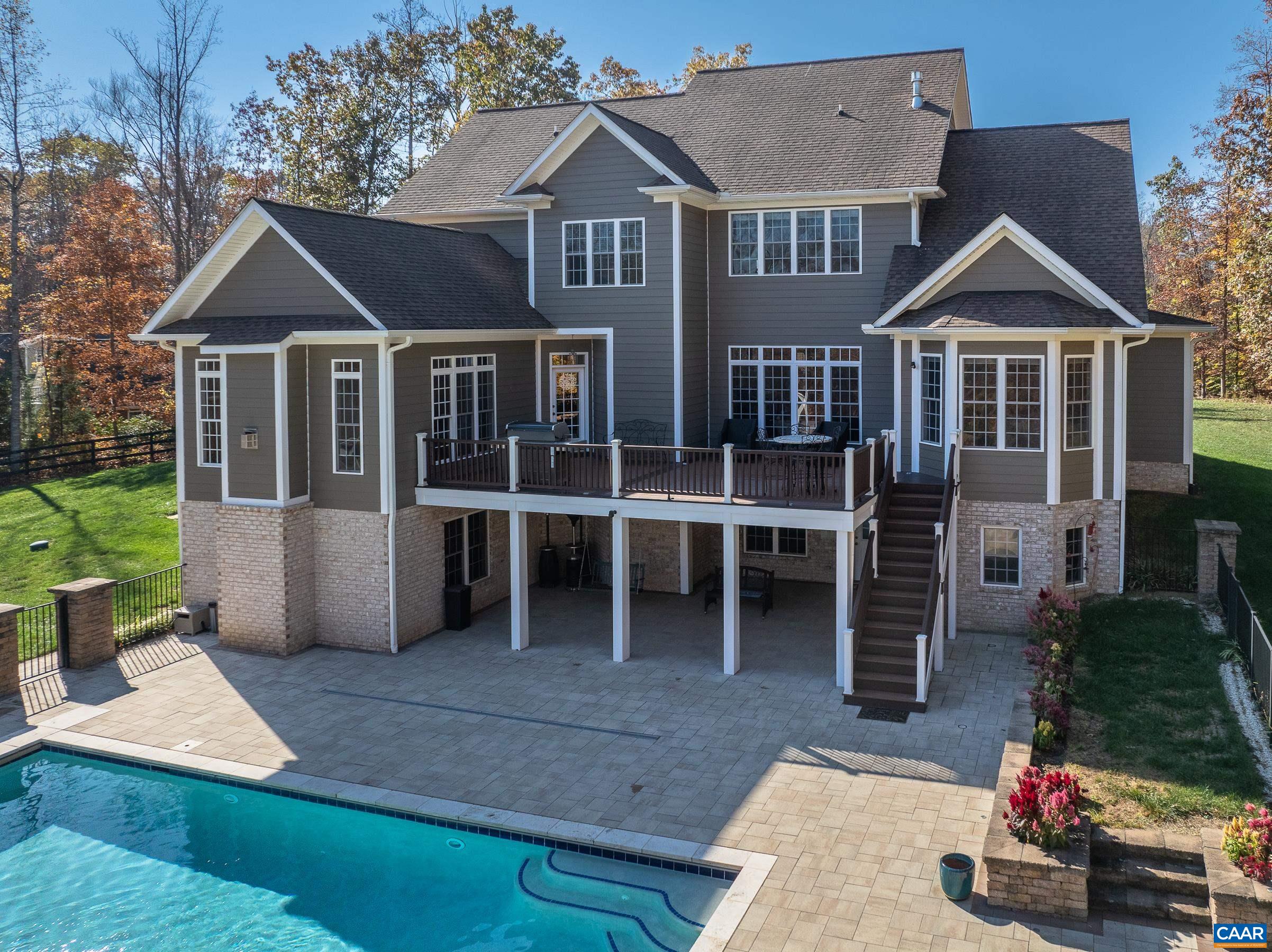 595 HALF MOON CT