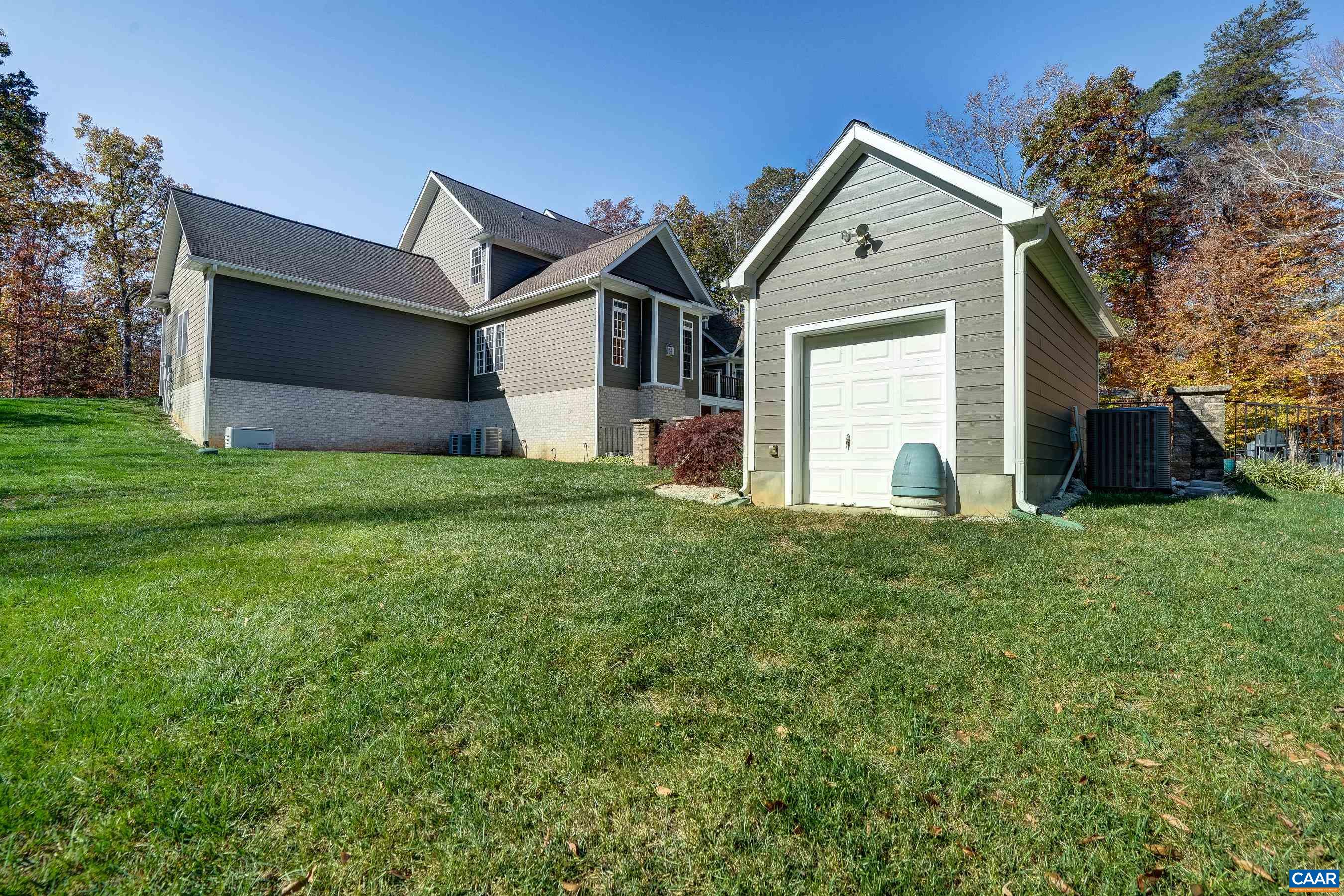 595 HALF MOON CT