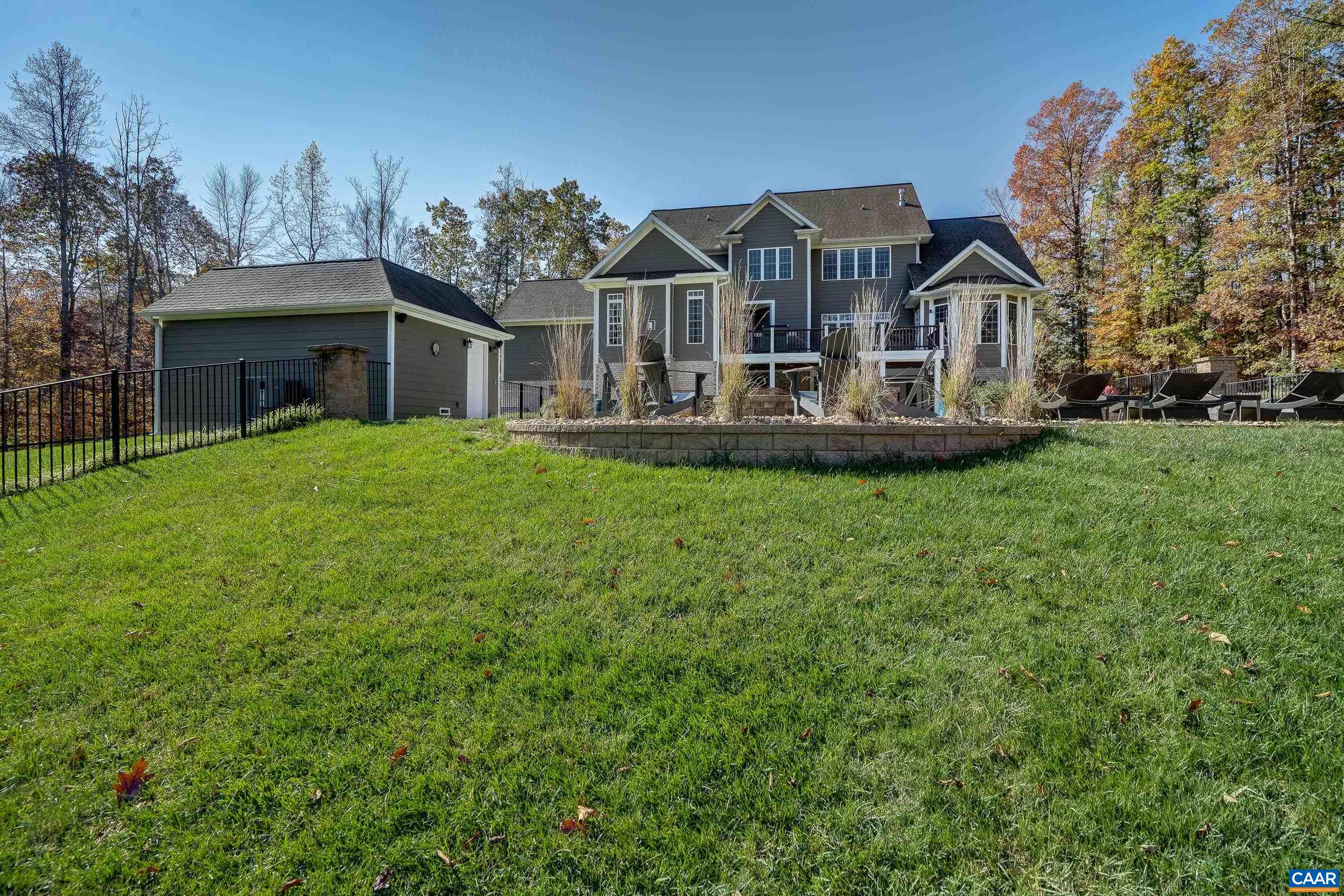 595 HALF MOON CT