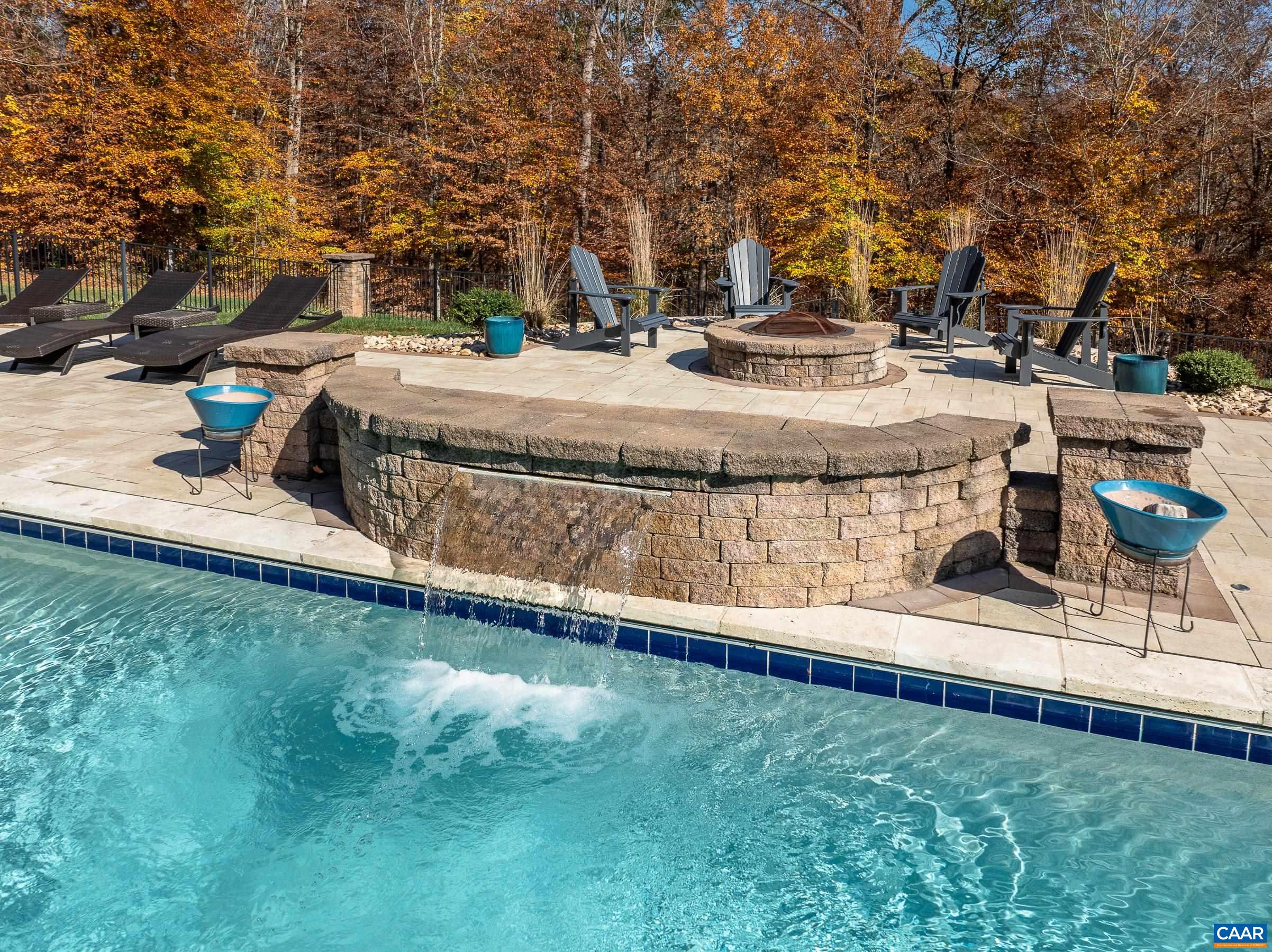 595 HALF MOON CT