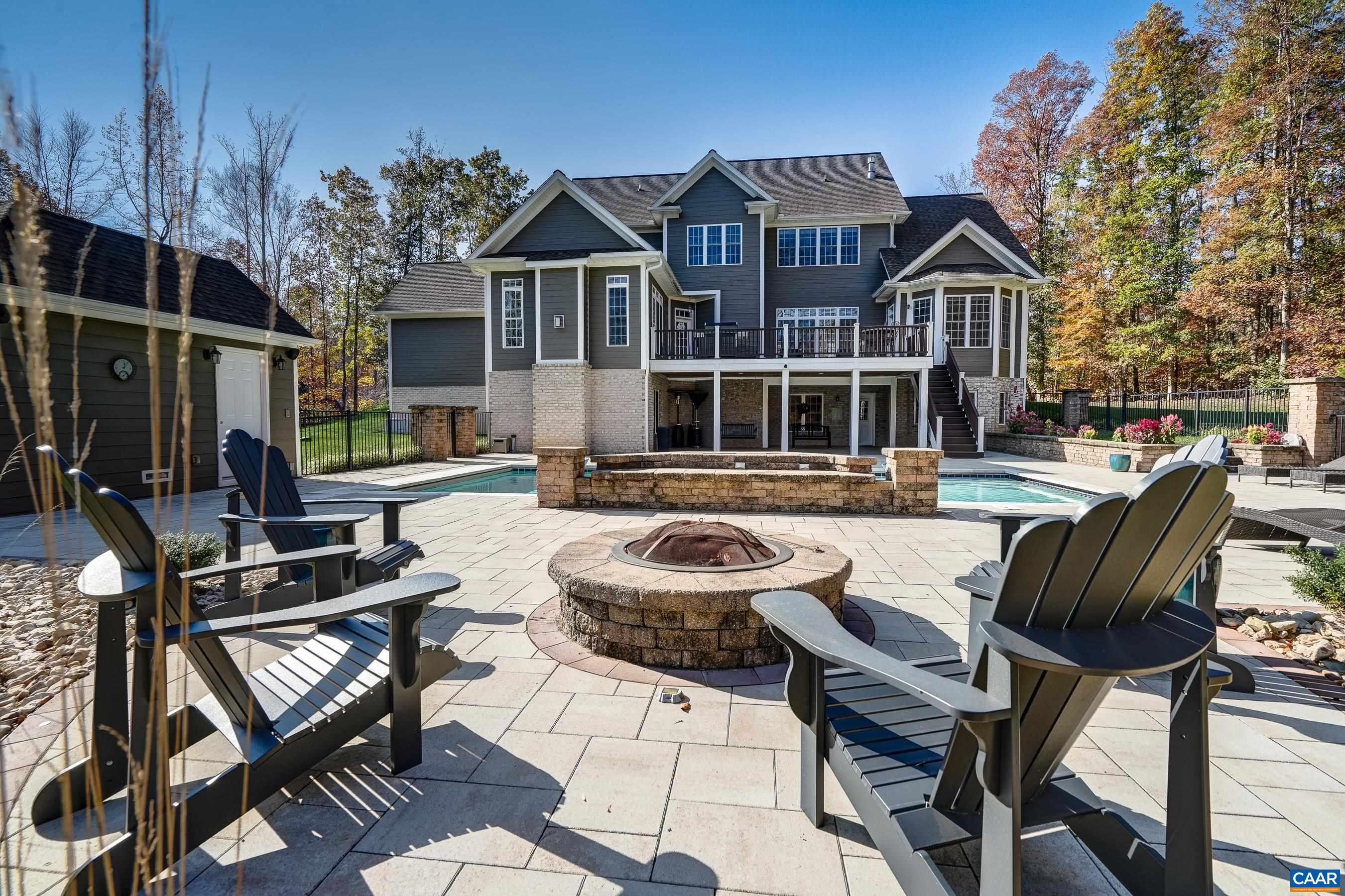 595 HALF MOON CT