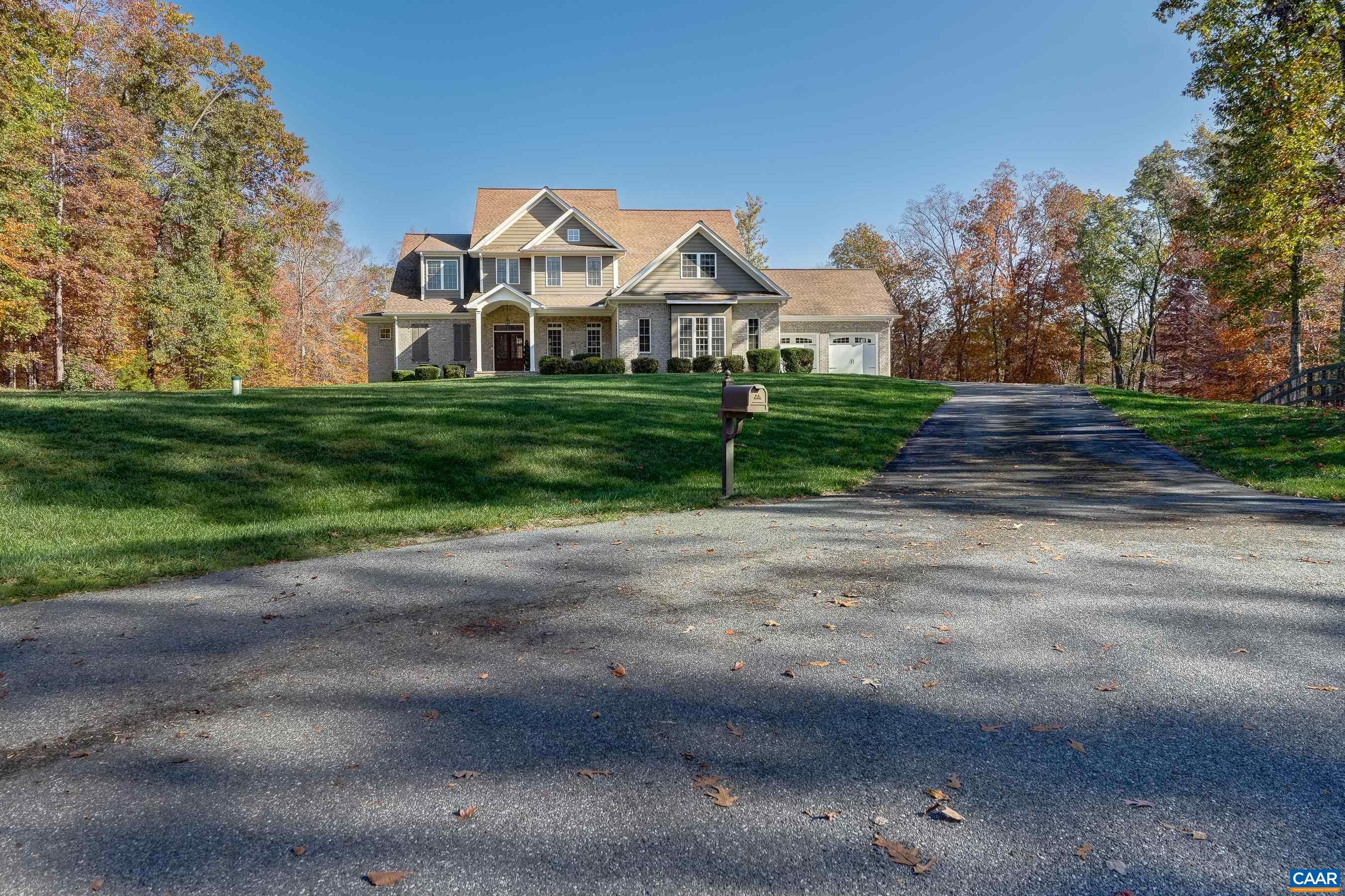 595 HALF MOON CT