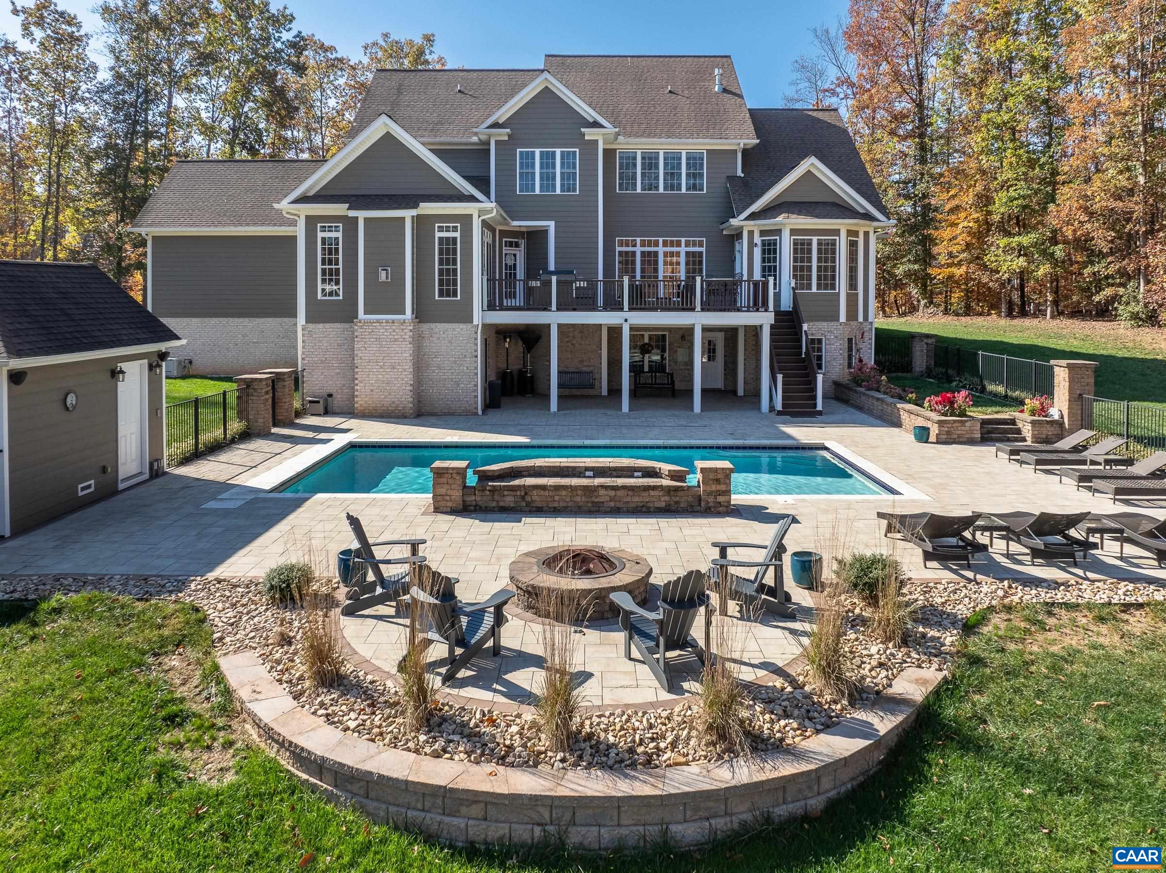 595 HALF MOON CT