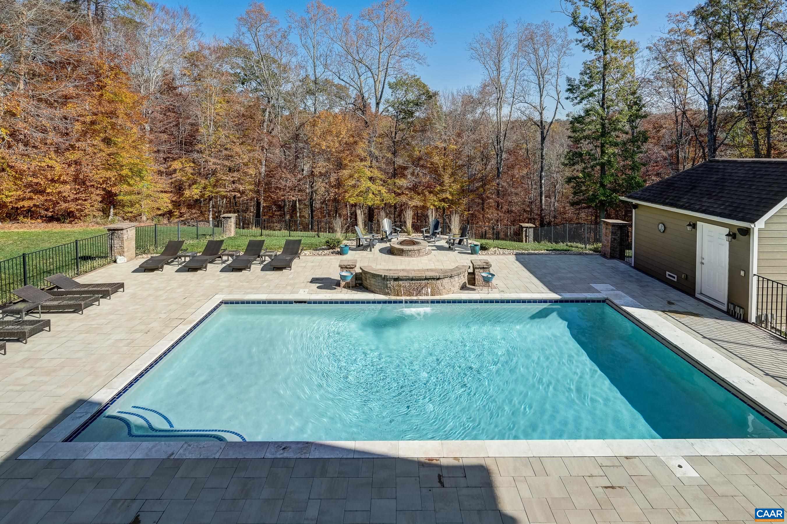 595 HALF MOON CT