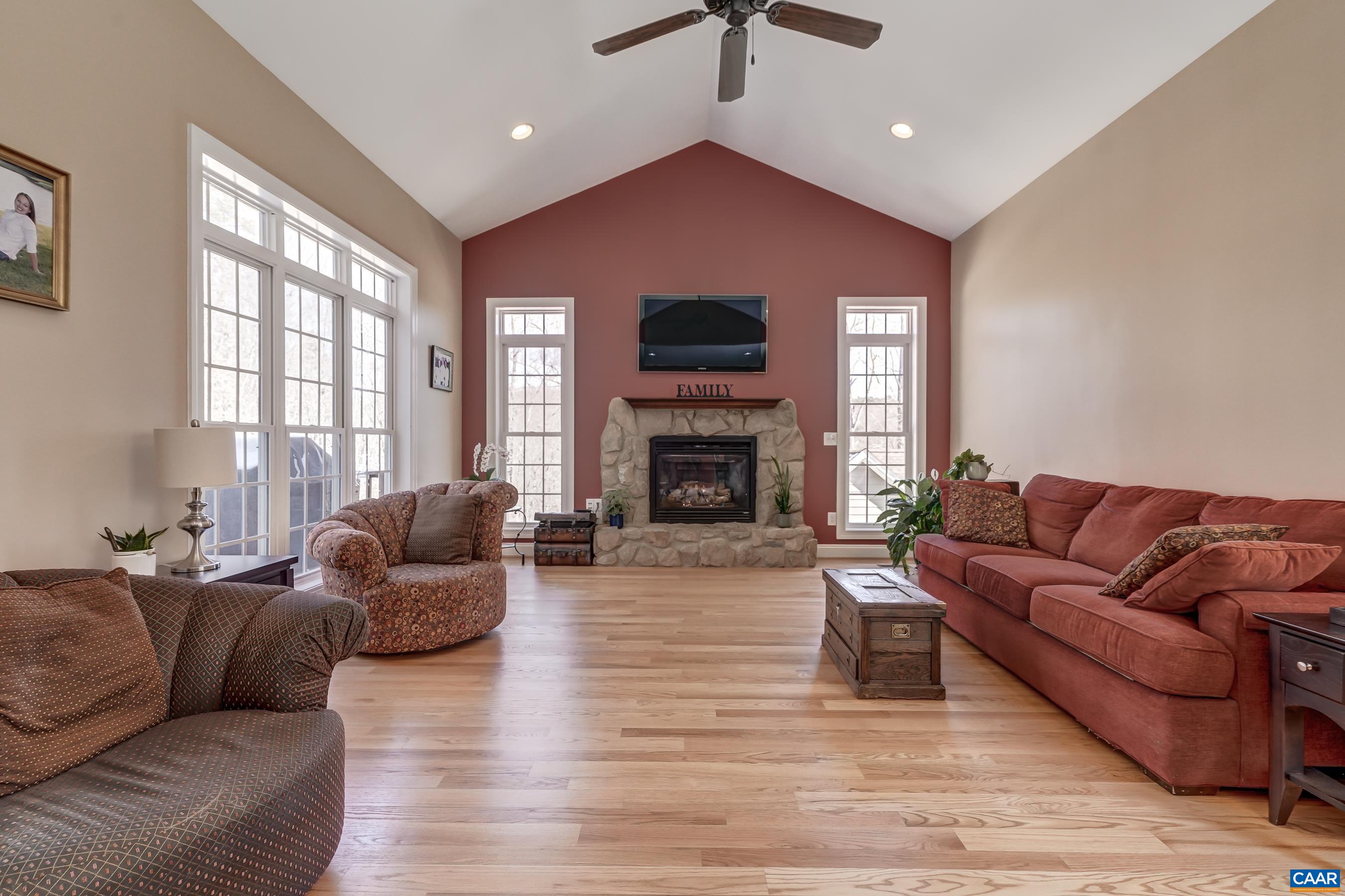 595 HALF MOON CT