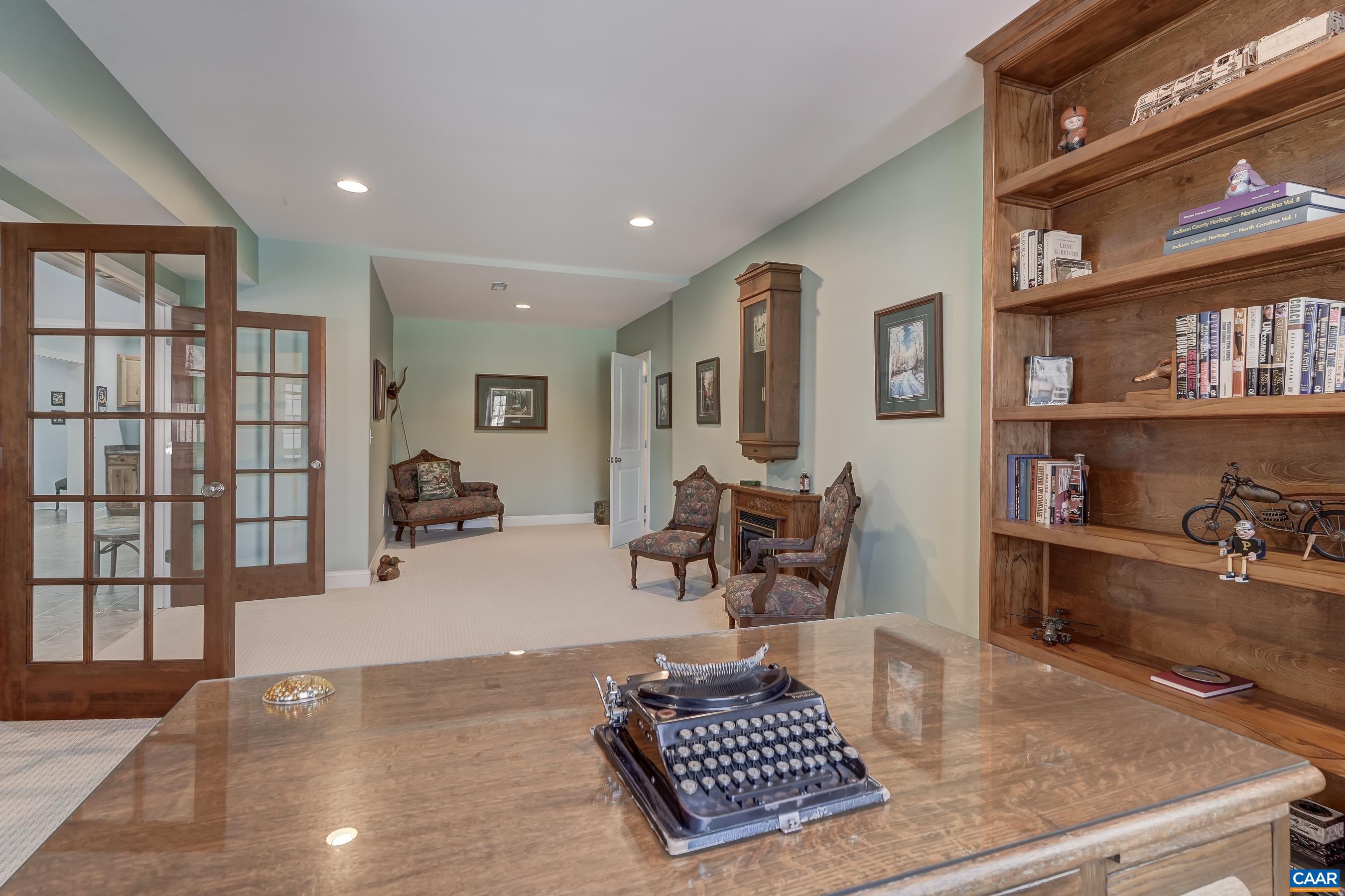 595 HALF MOON CT