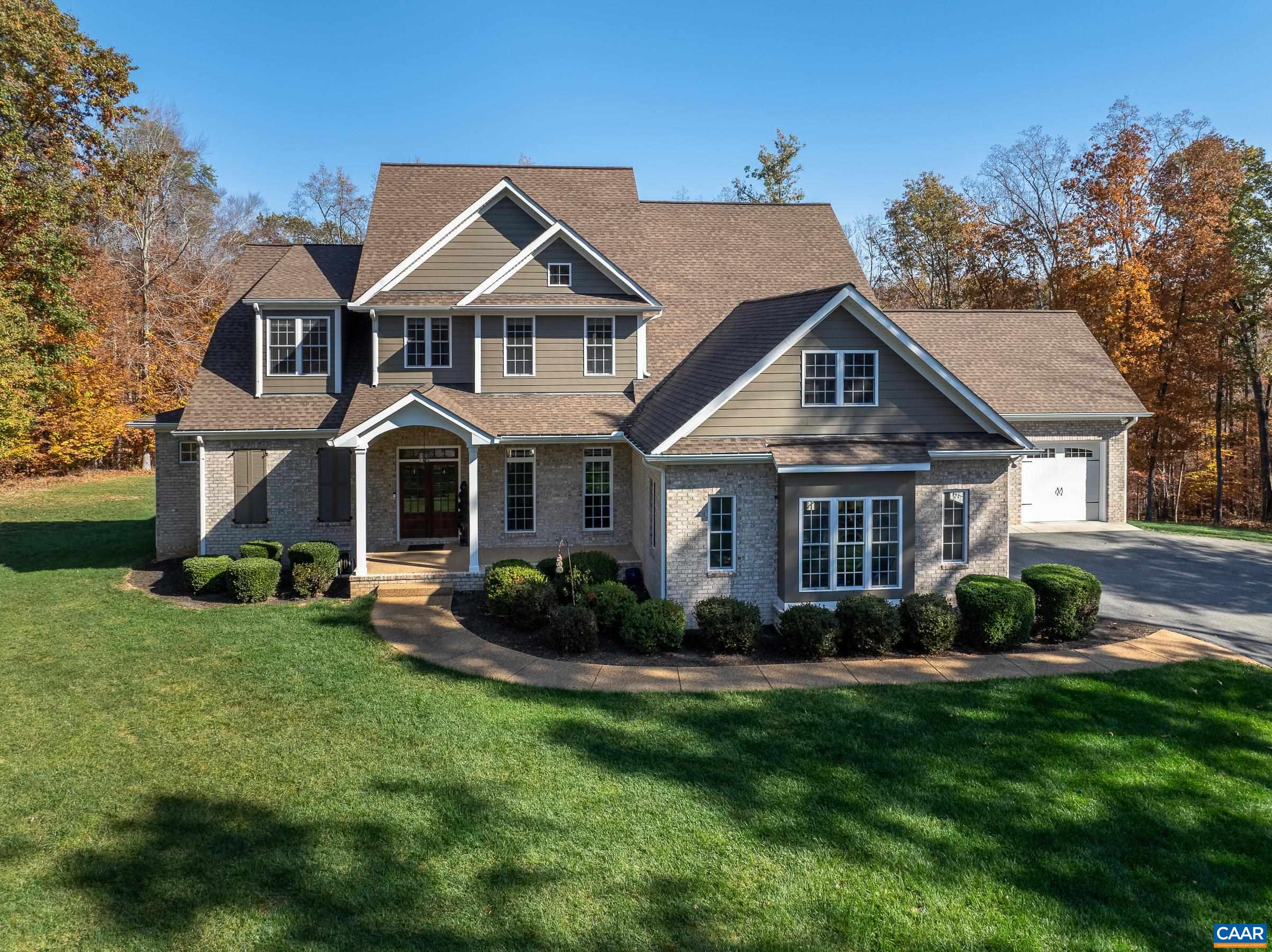 595 HALF MOON CT