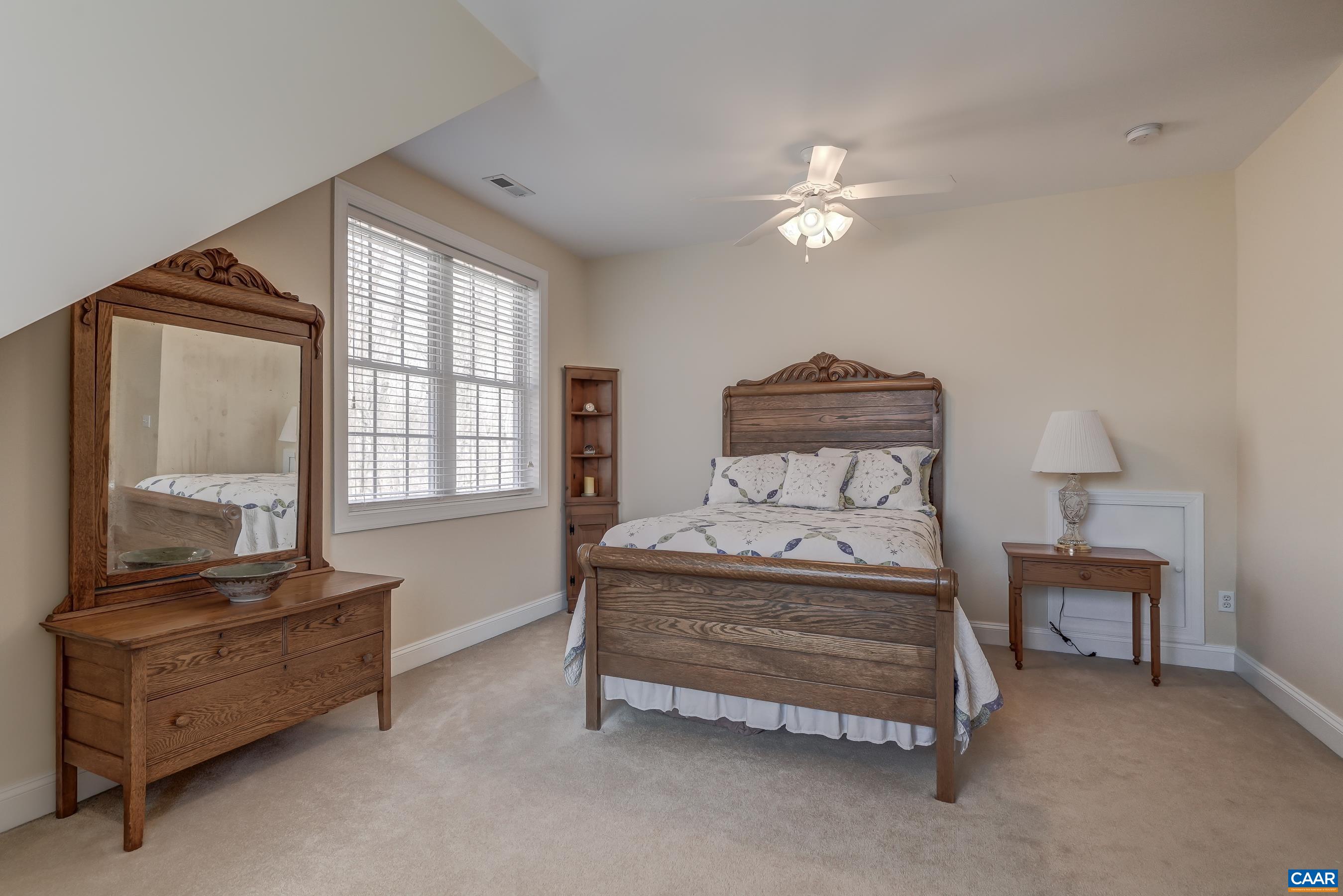 595 HALF MOON CT