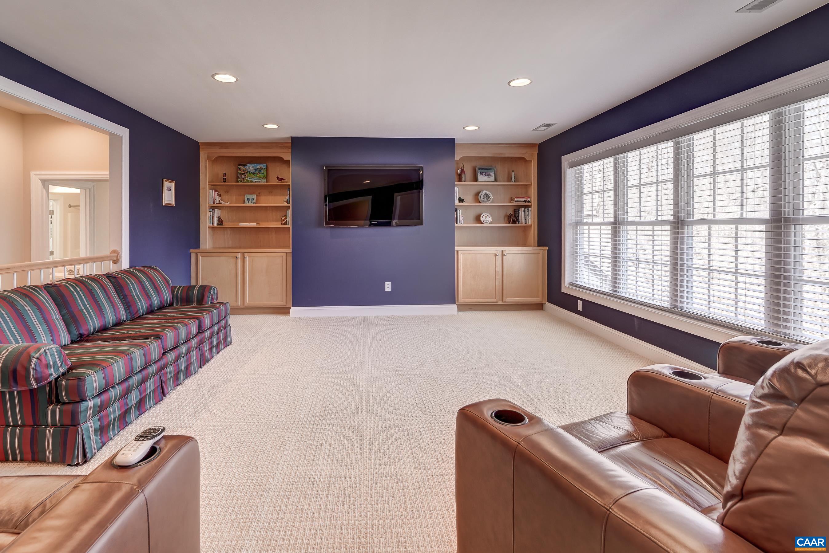 595 HALF MOON CT