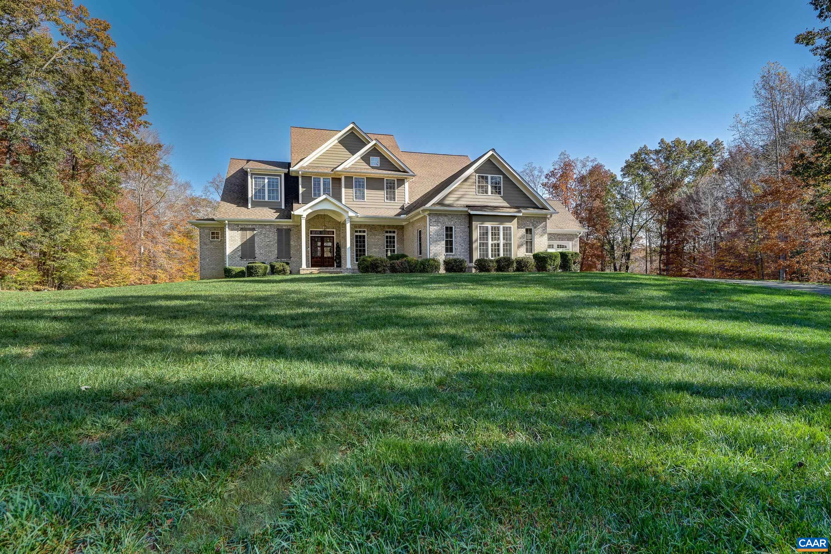 595 HALF MOON CT