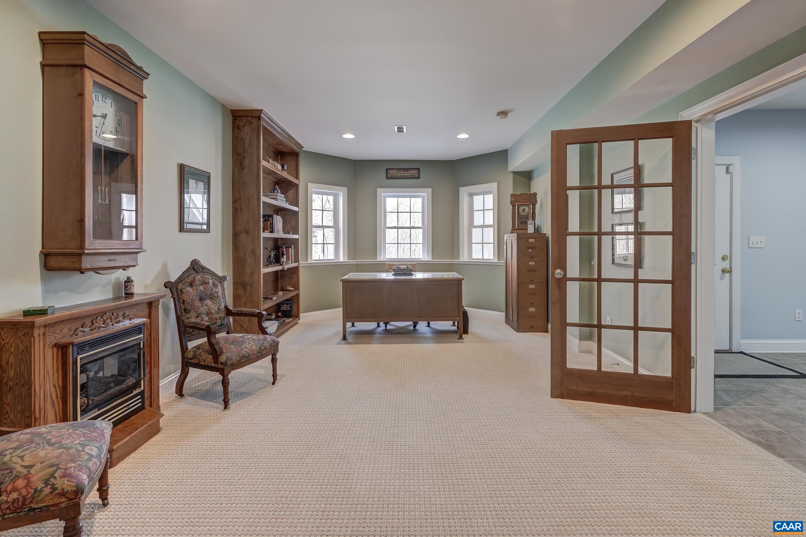 595 HALF MOON CT