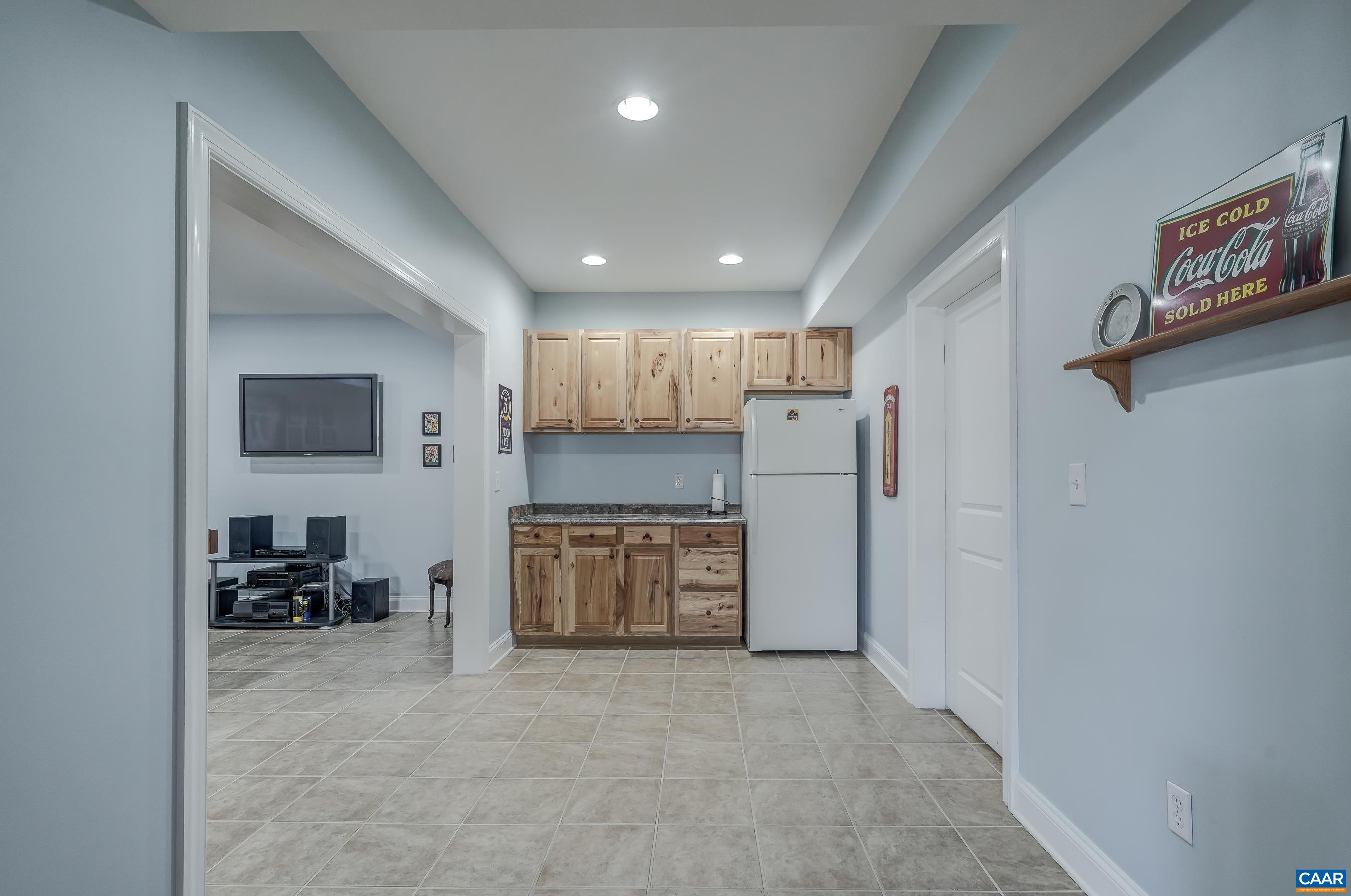 595 HALF MOON CT
