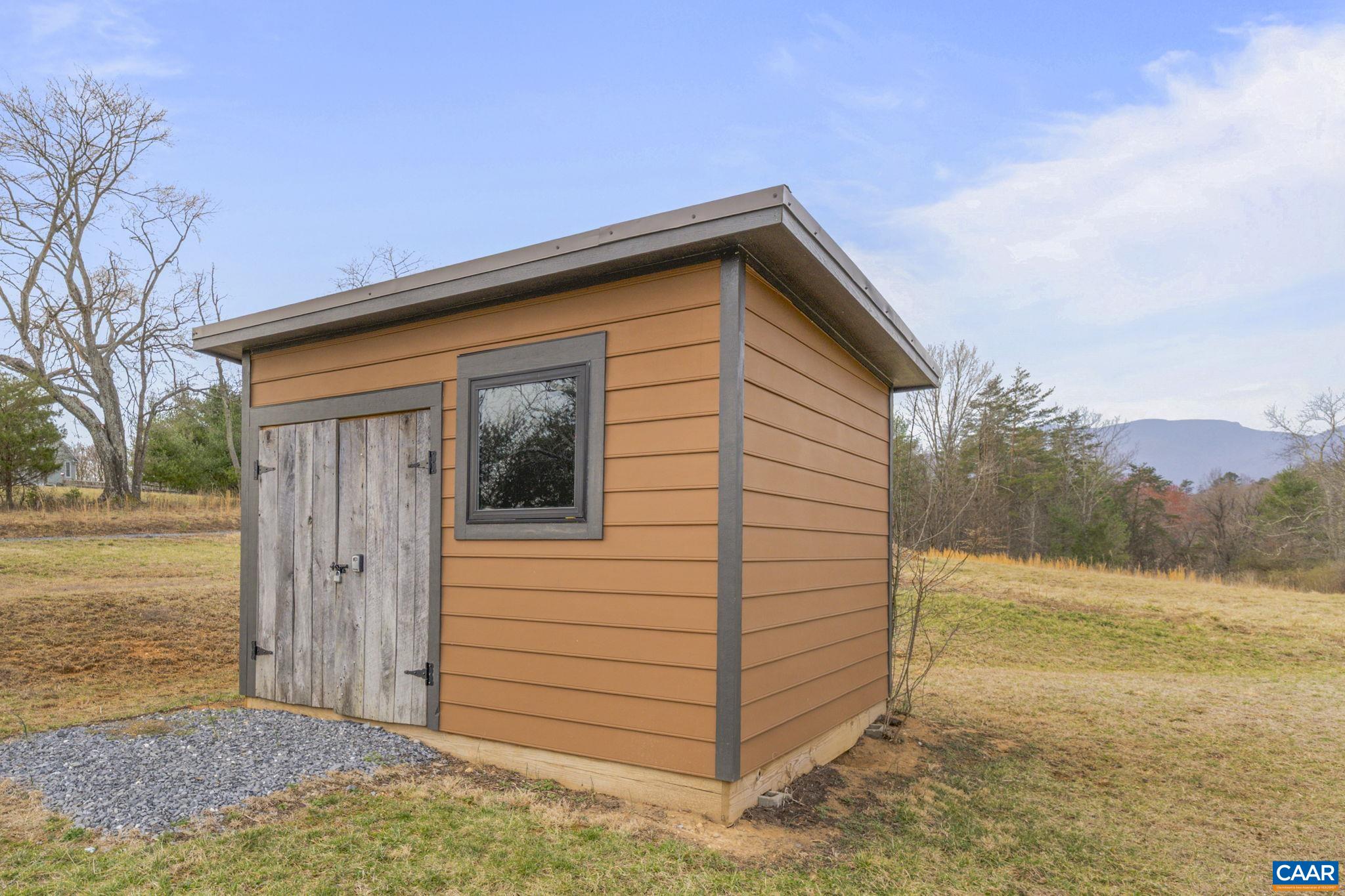 459 MOUNTAIN RD