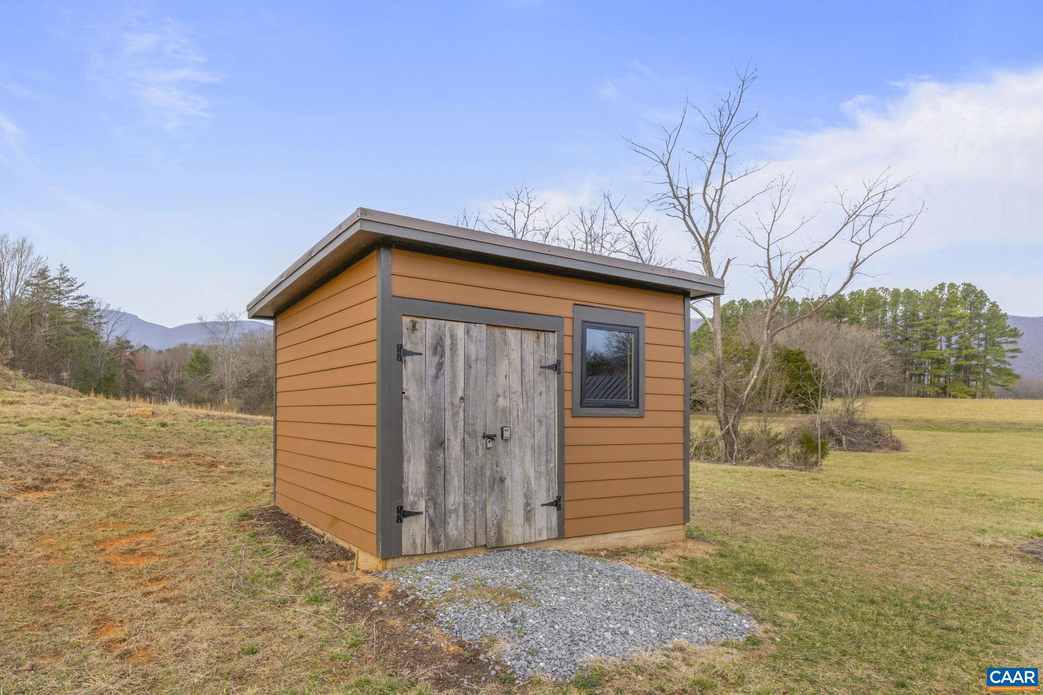 459 MOUNTAIN RD