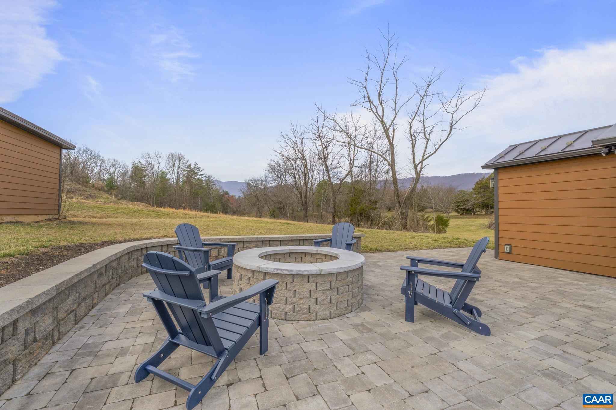 459 MOUNTAIN RD