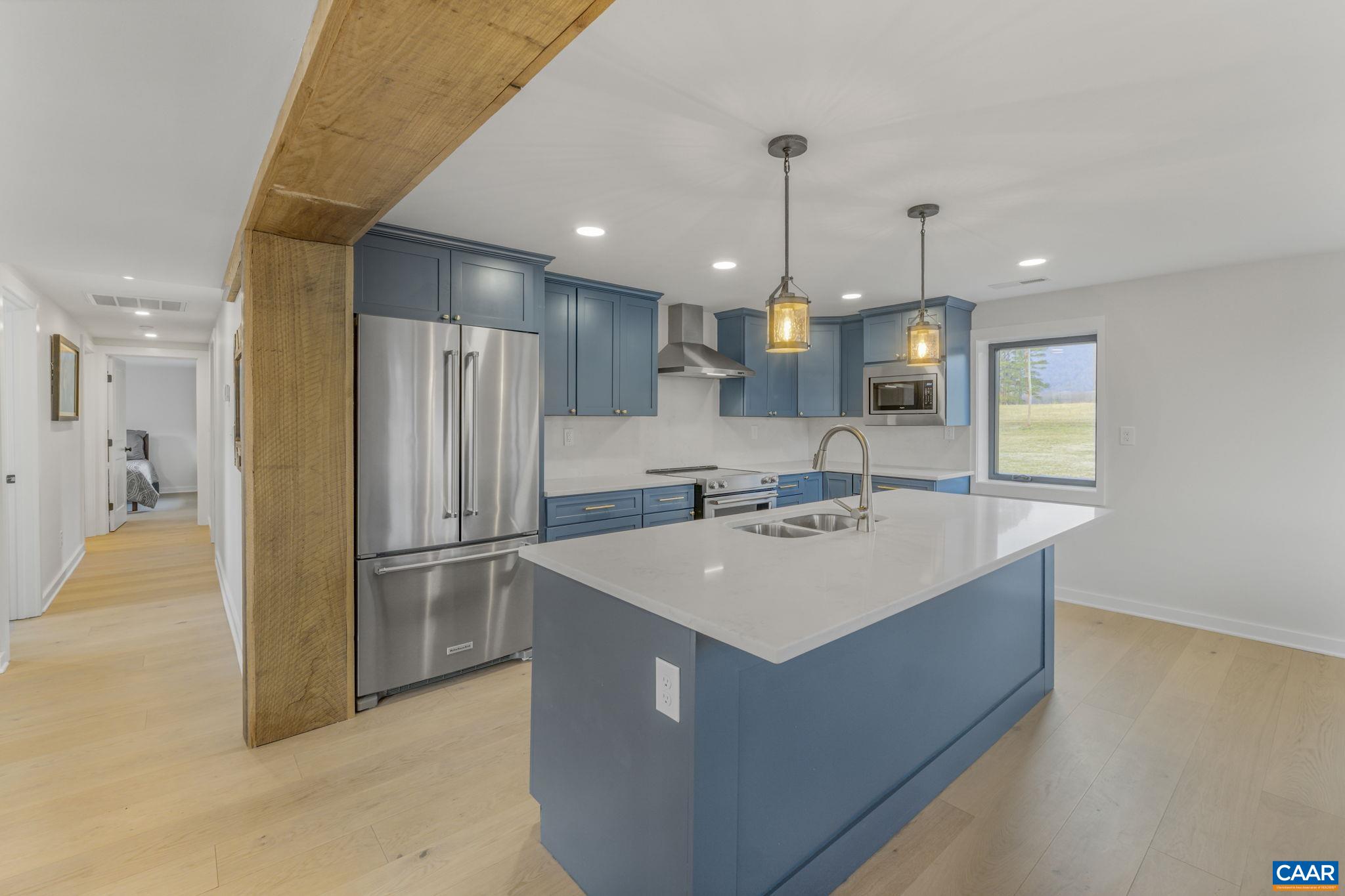 459 MOUNTAIN RD