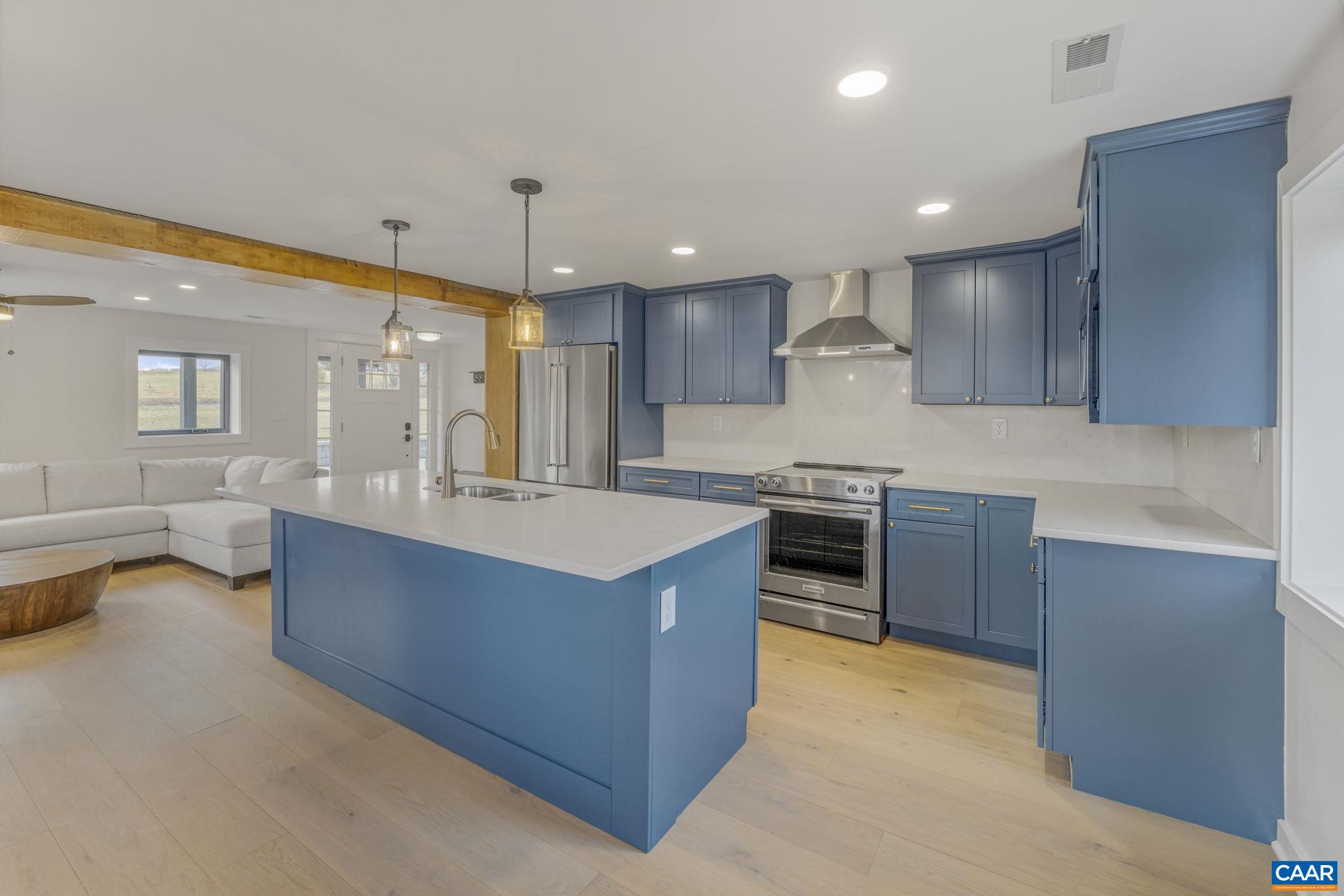 459 MOUNTAIN RD