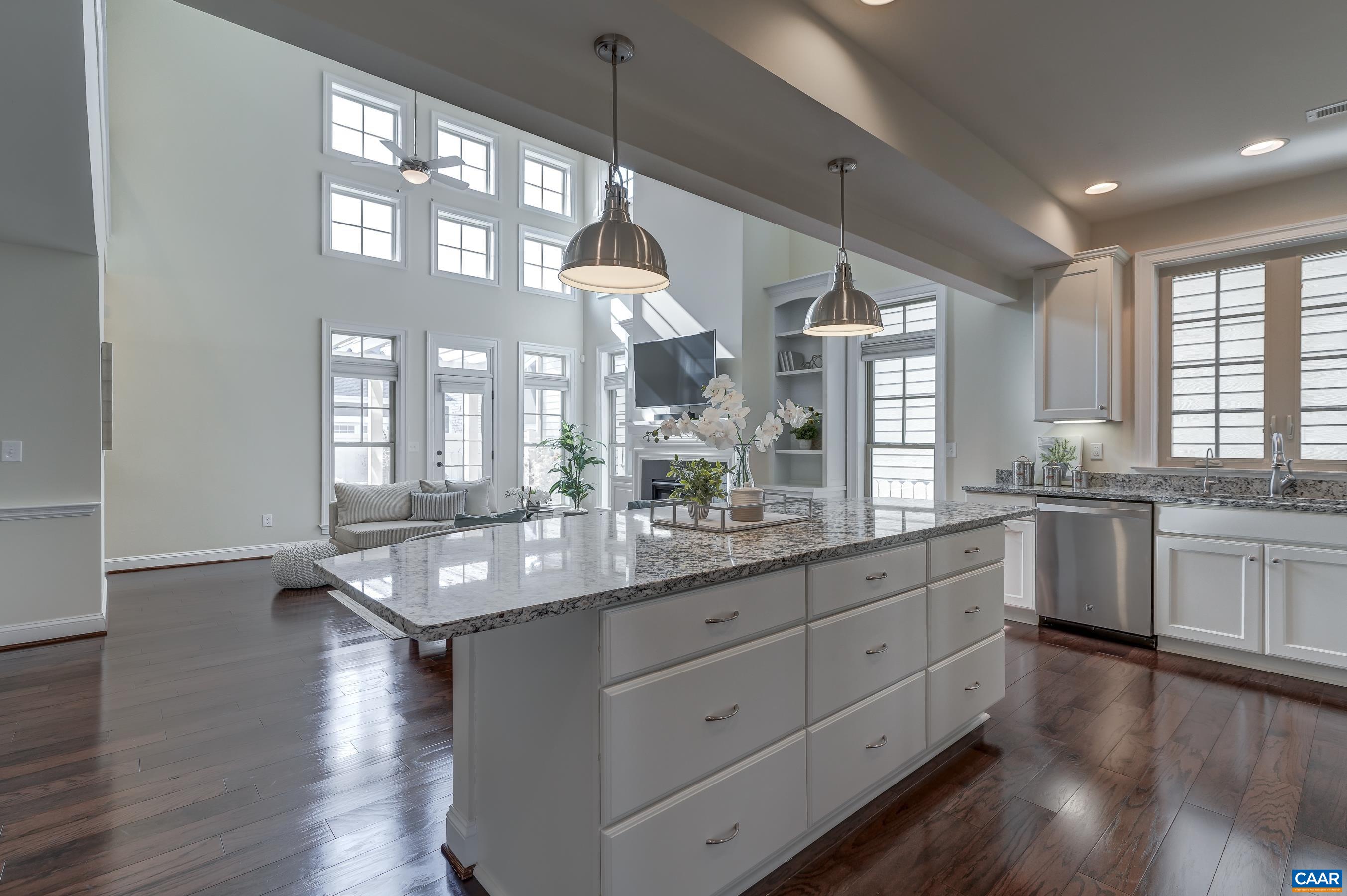 804 GOLF VIEW DR