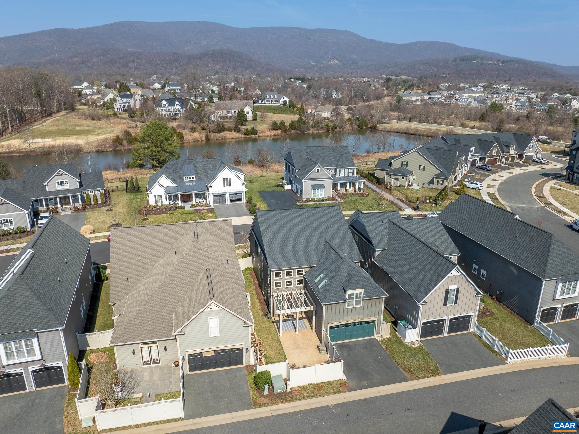 804 GOLF VIEW DR