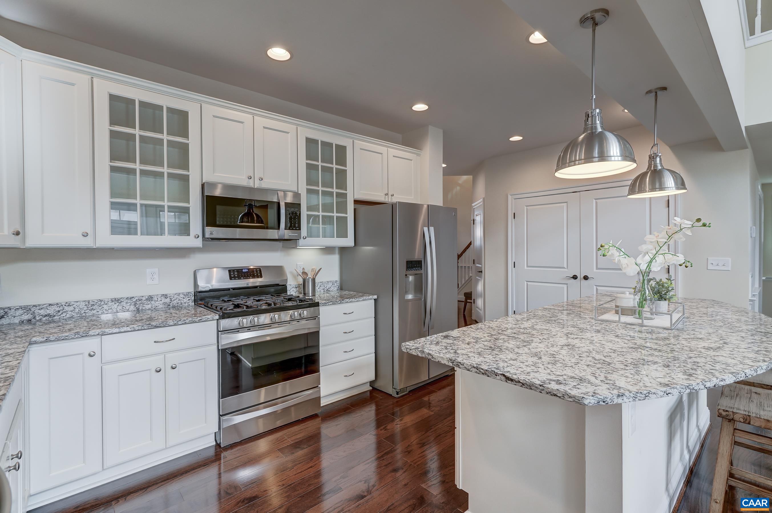 804 GOLF VIEW DR