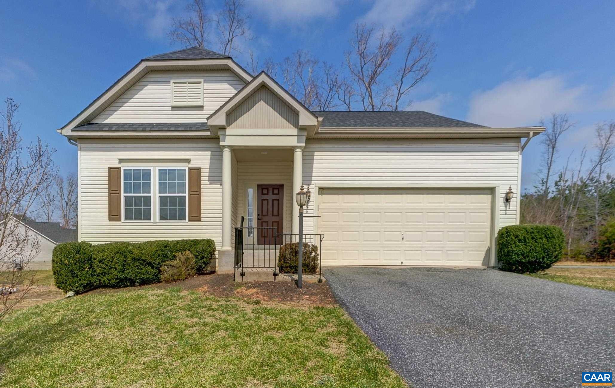 9 ROSALYN WAY