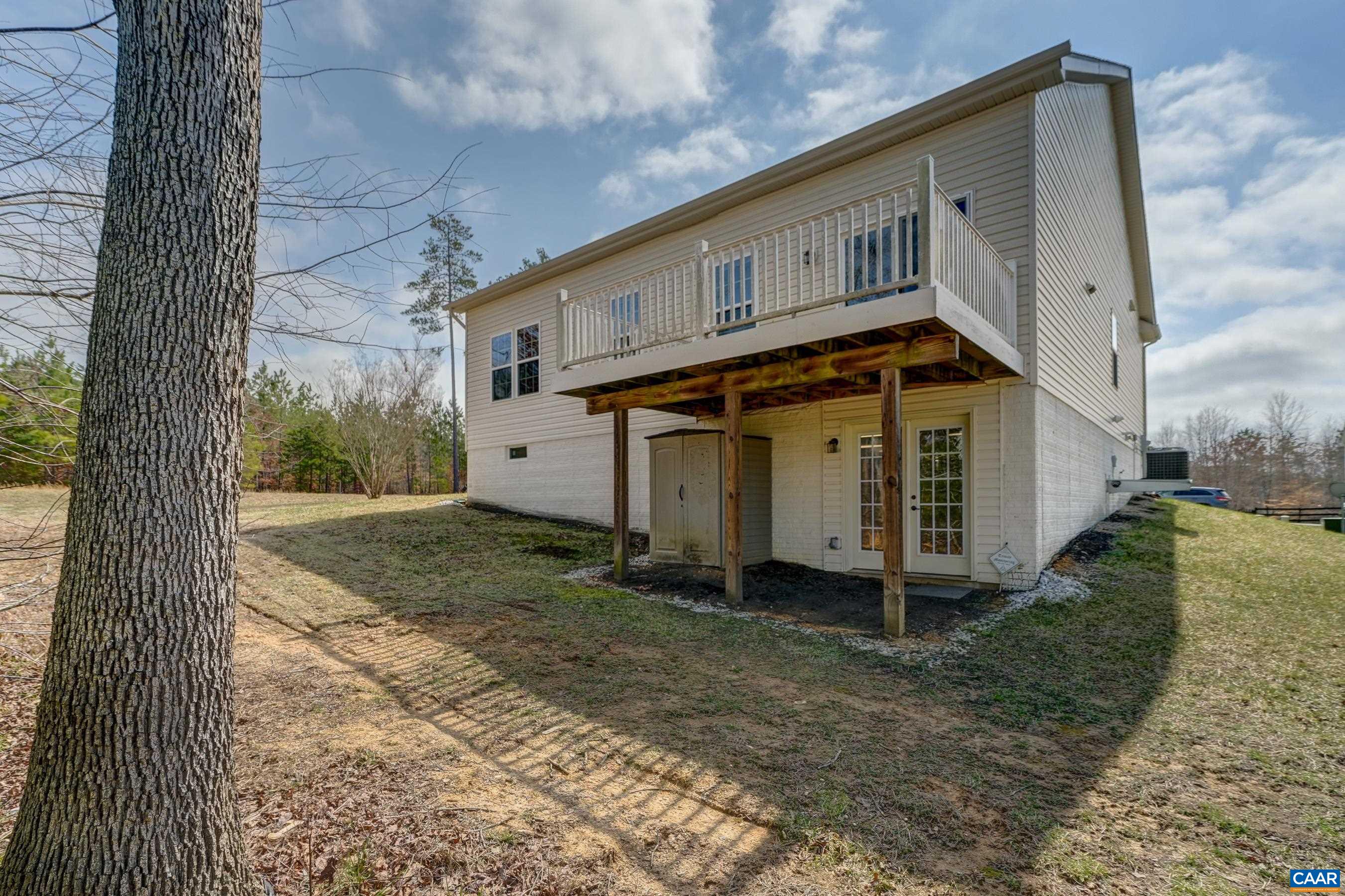 9 ROSALYN WAY