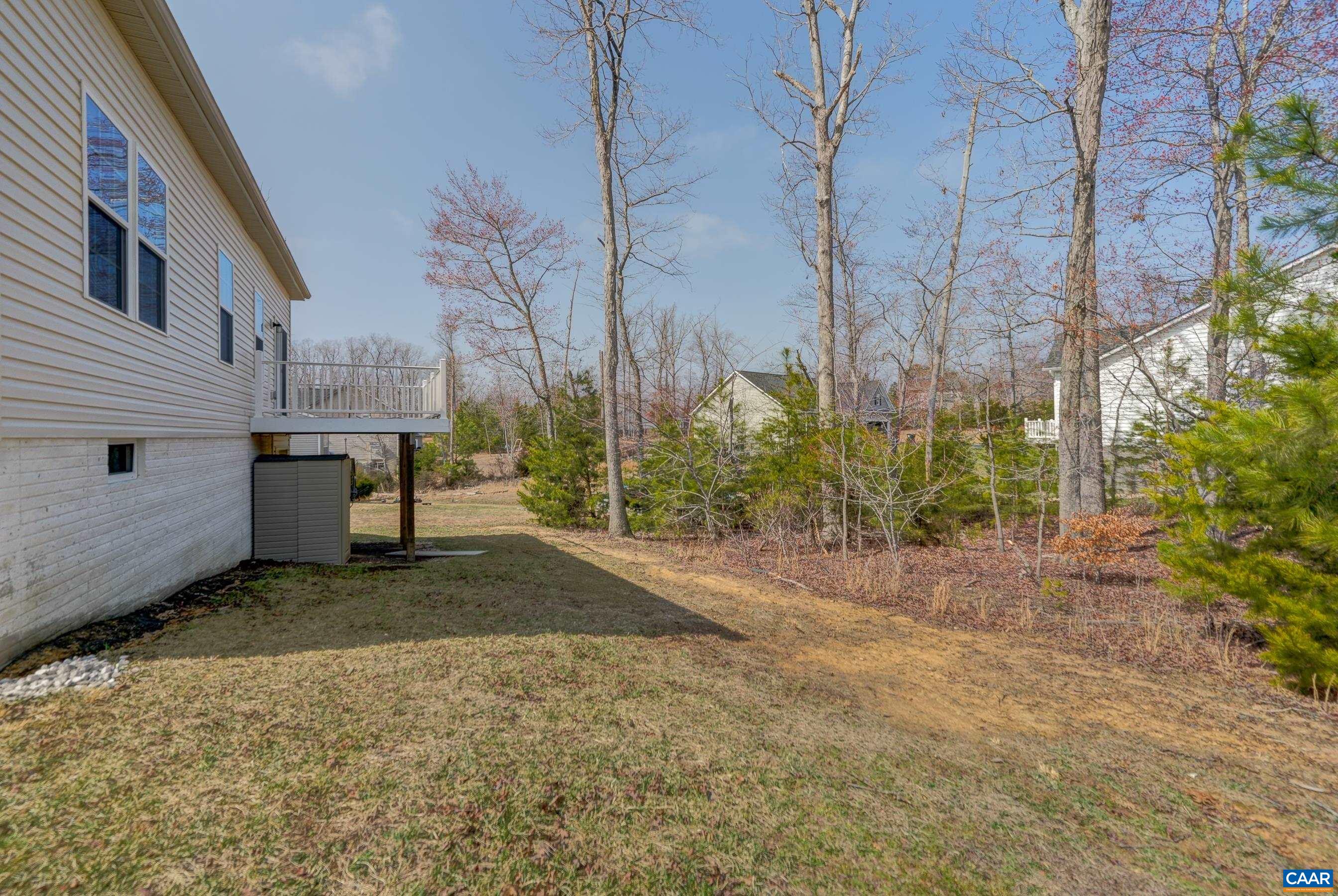 9 ROSALYN WAY