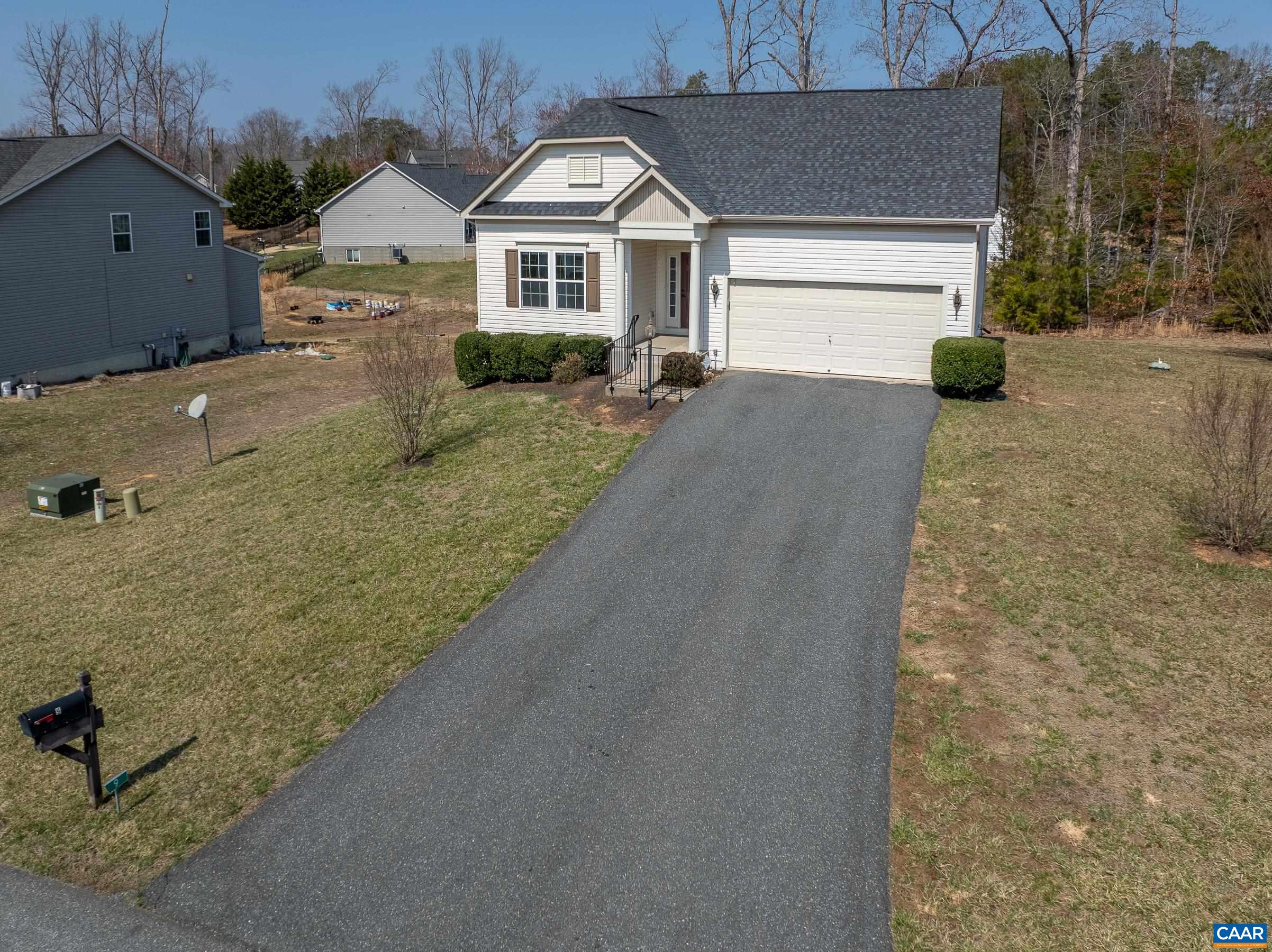 9 ROSALYN WAY
