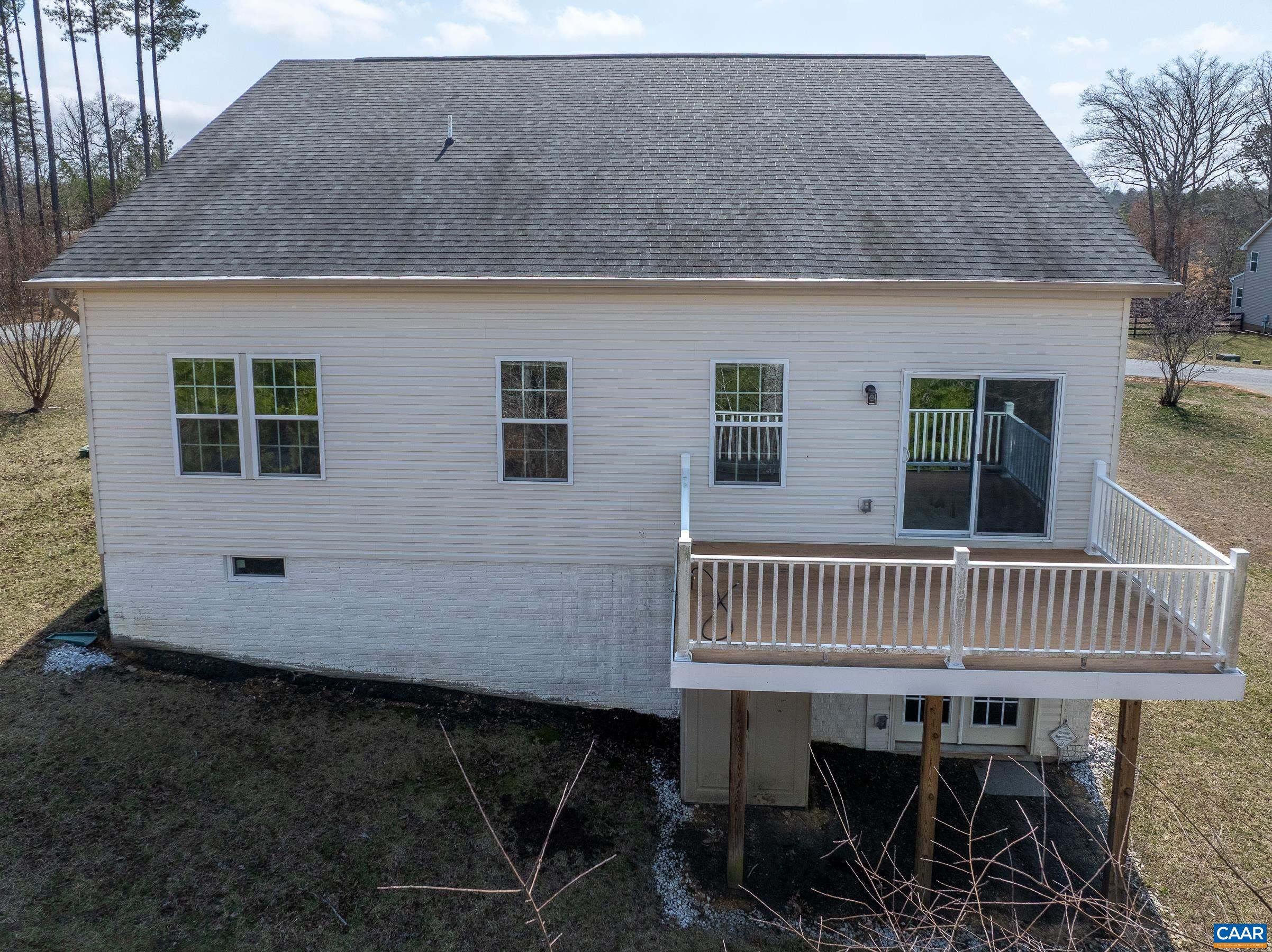 9 ROSALYN WAY