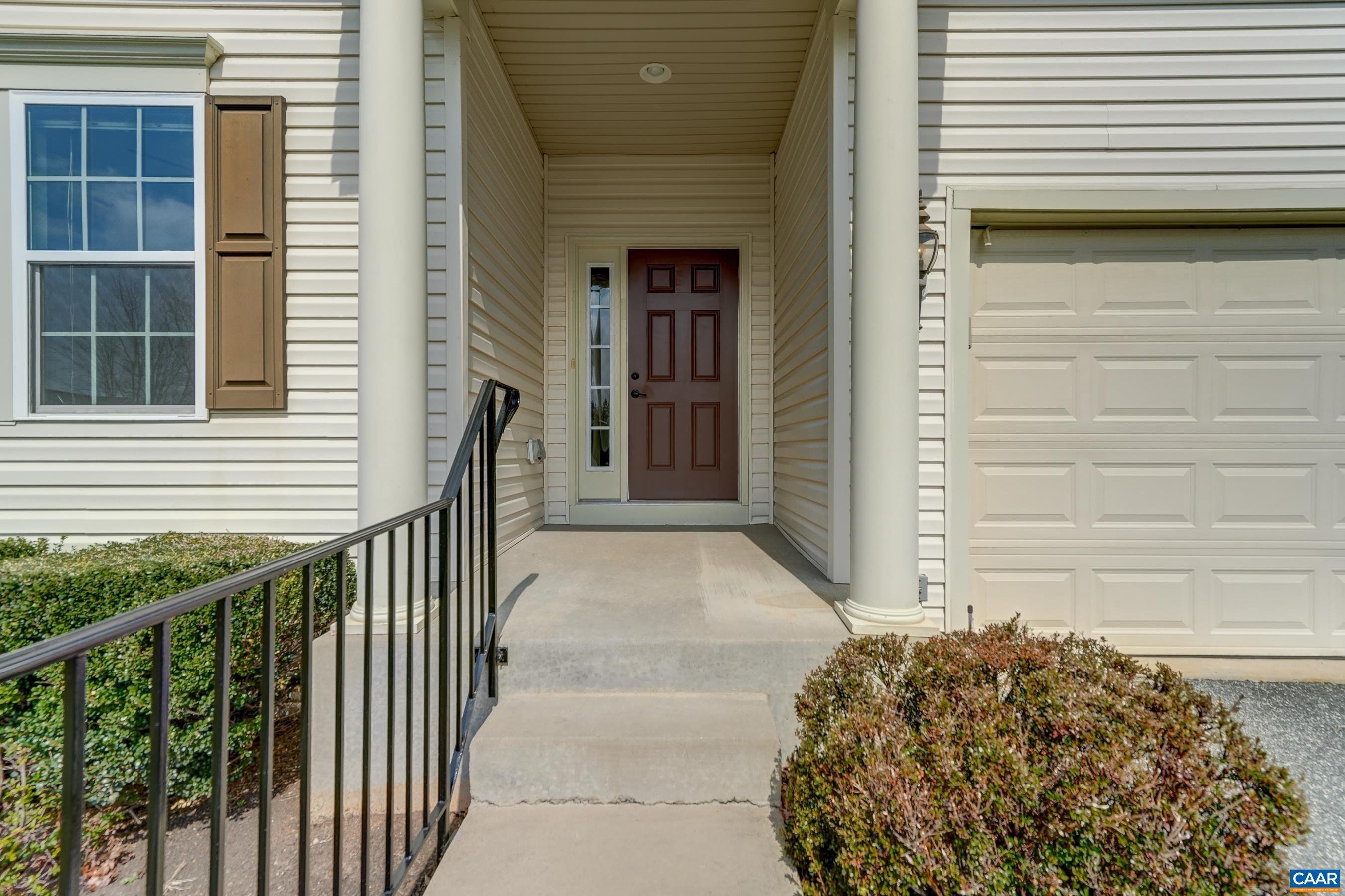 9 ROSALYN WAY