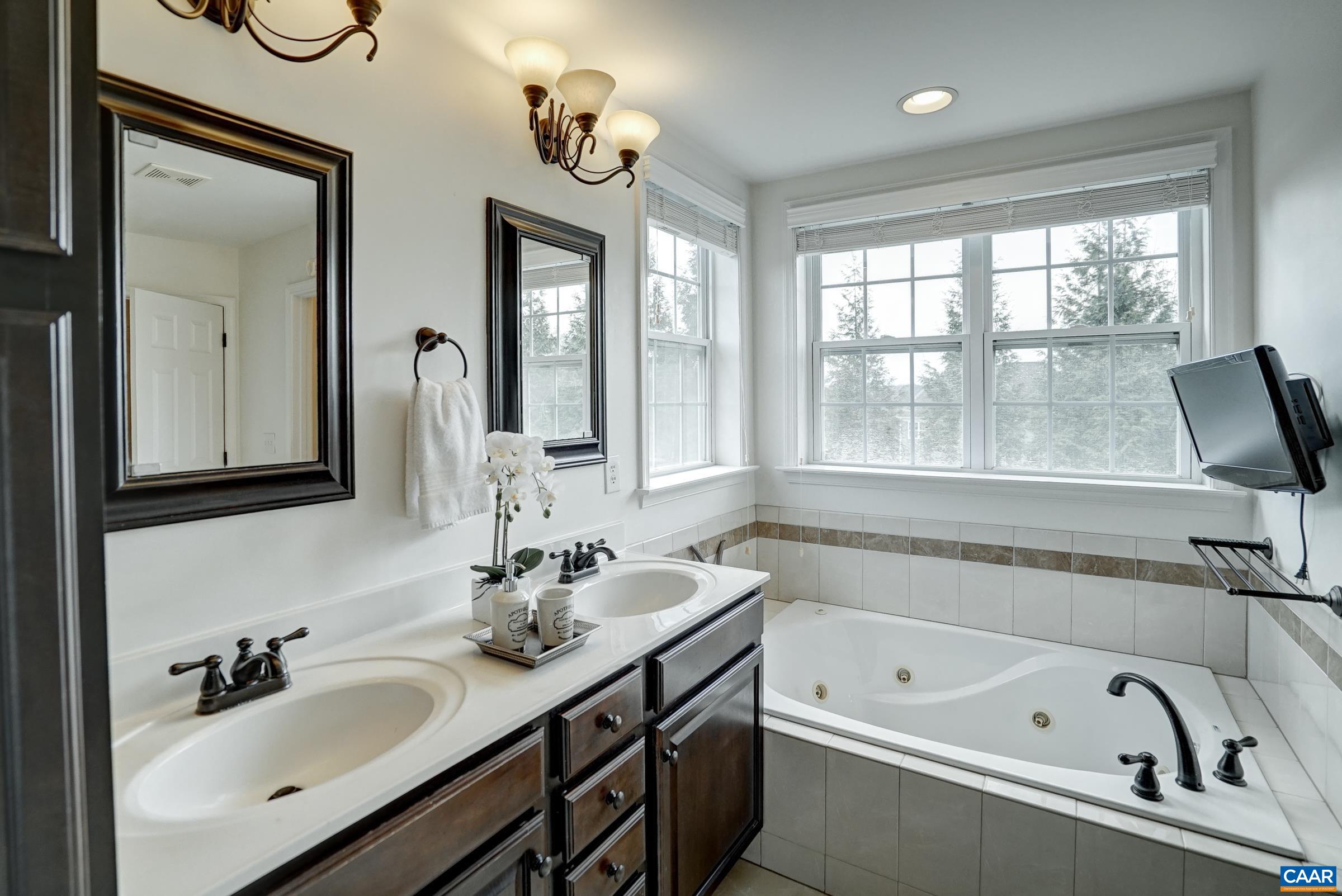5237 PARK RIDGE CT