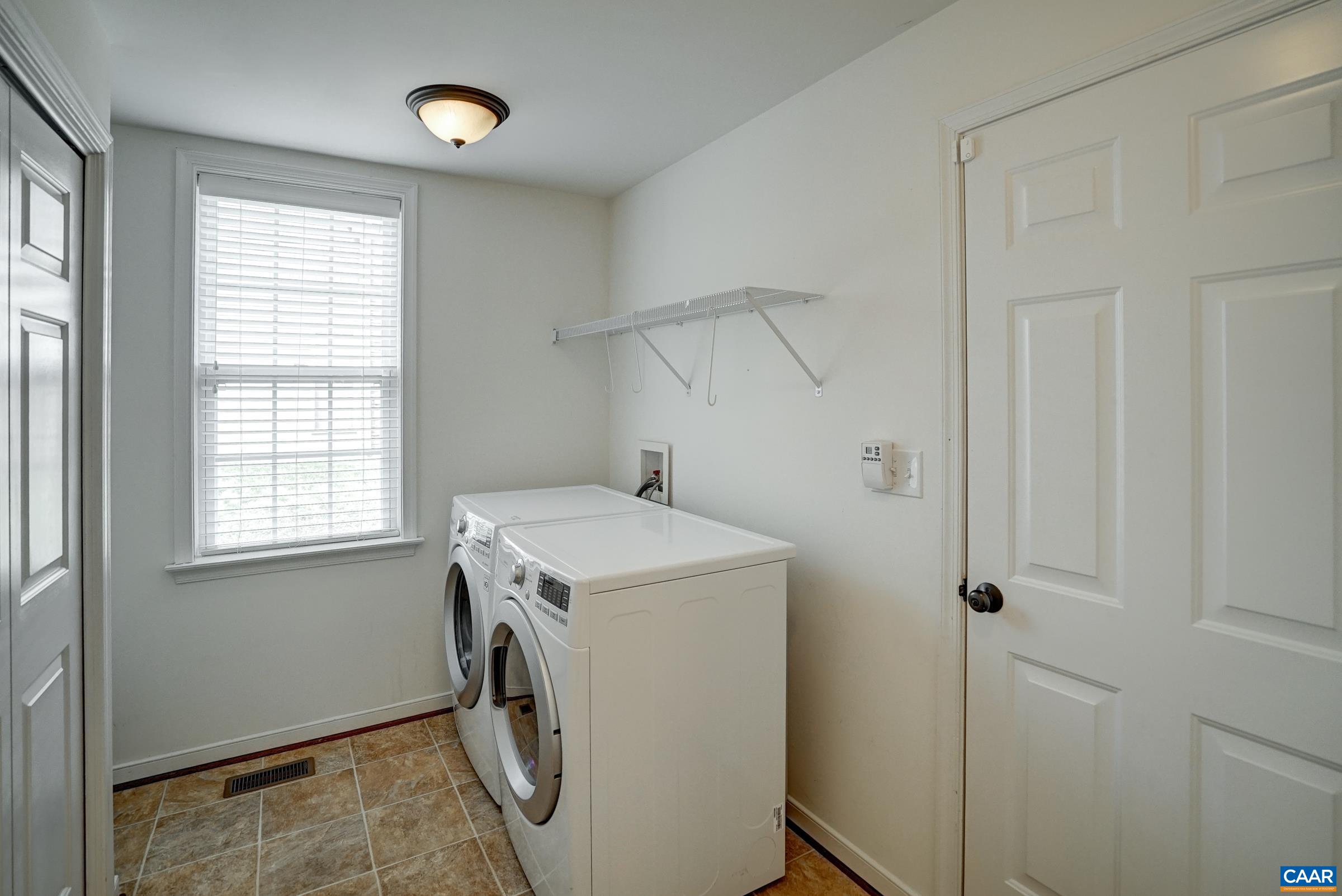 5237 PARK RIDGE CT