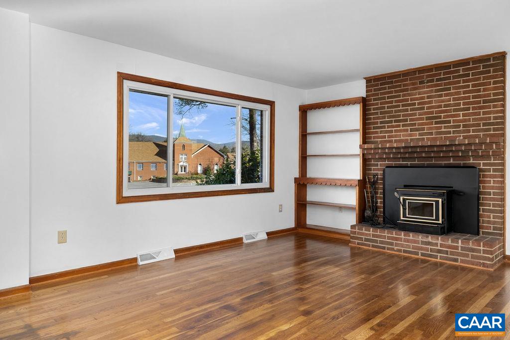 492 AVON RD