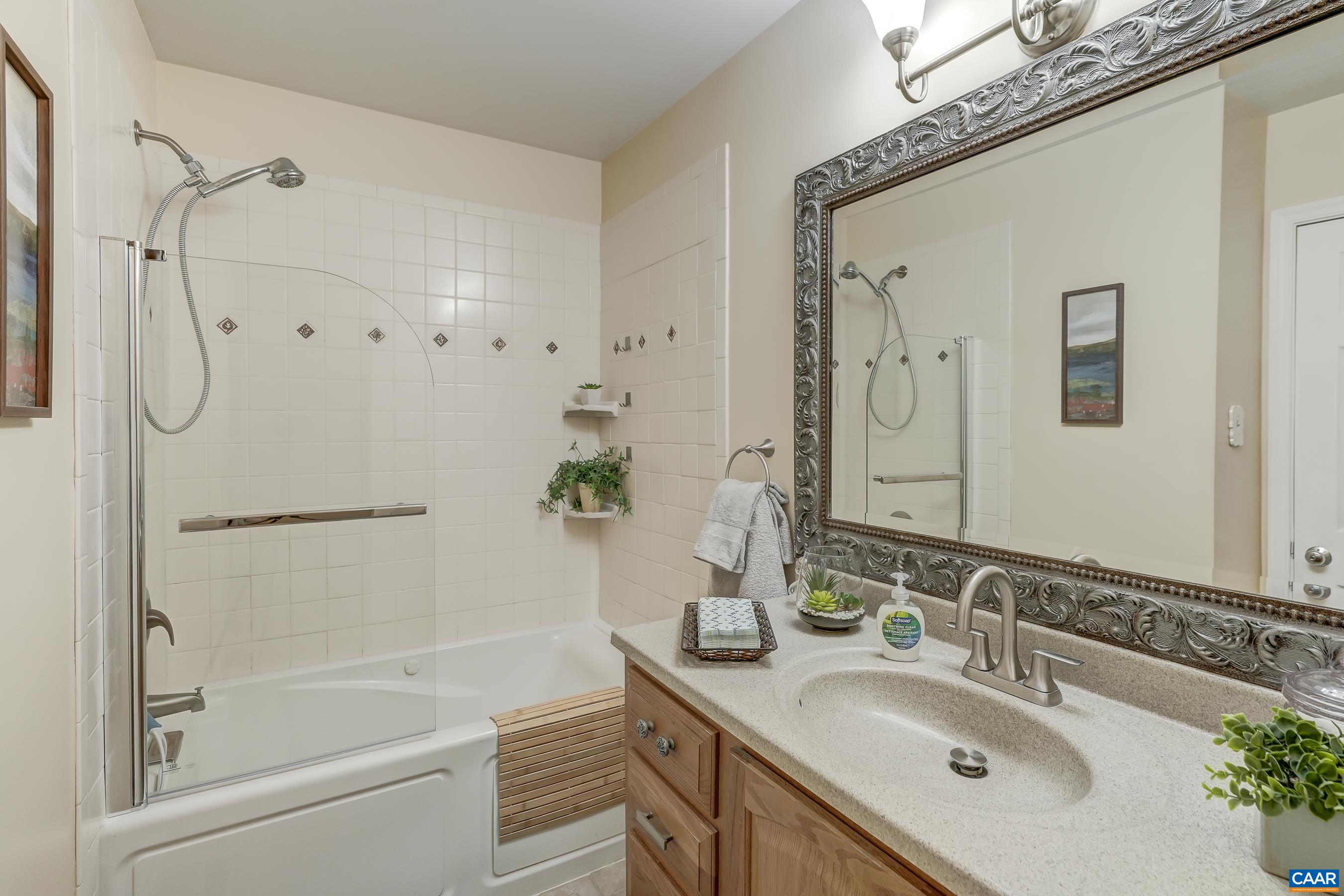 64 DAHLIA RD