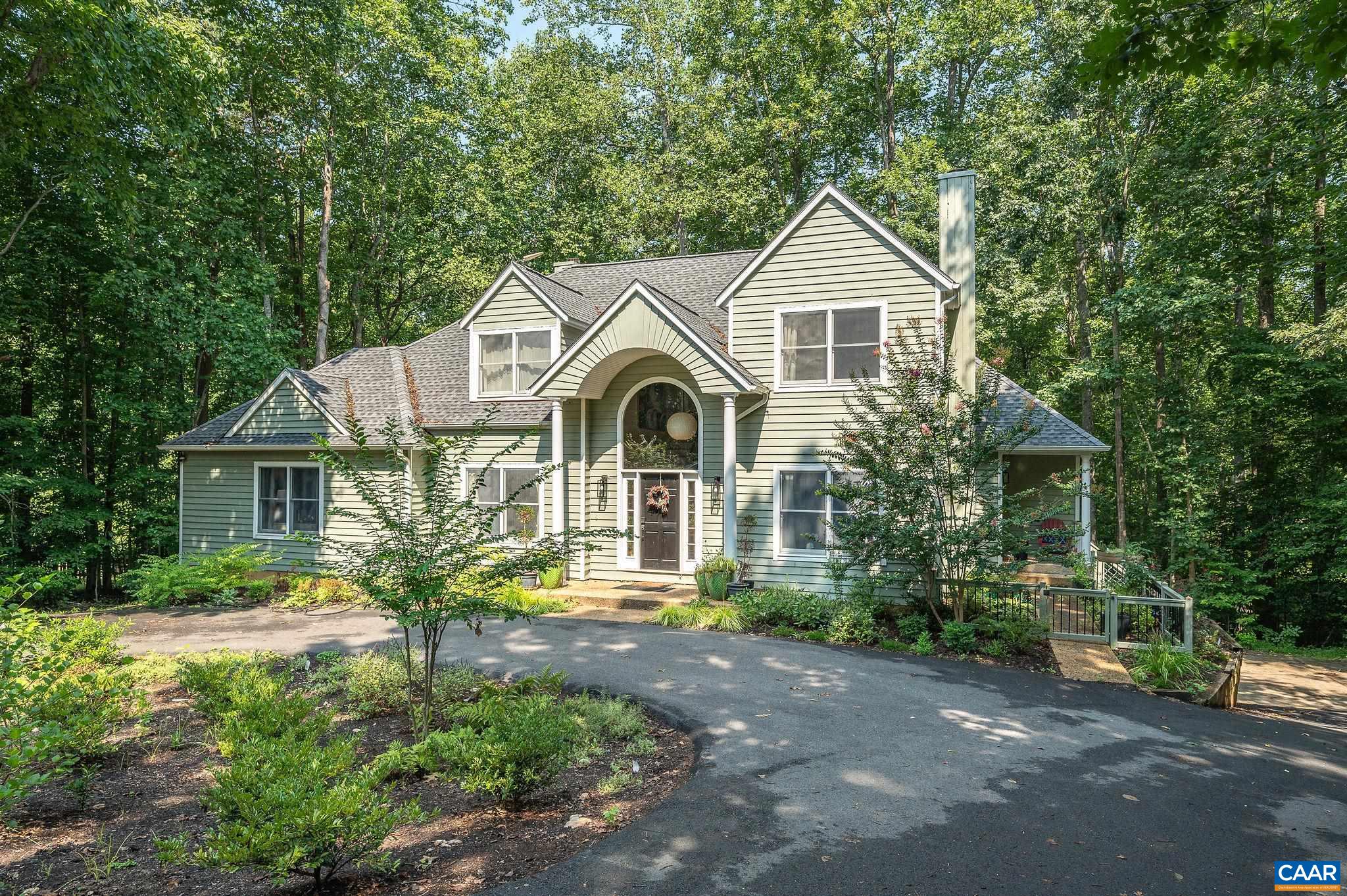 714 ACORN LN