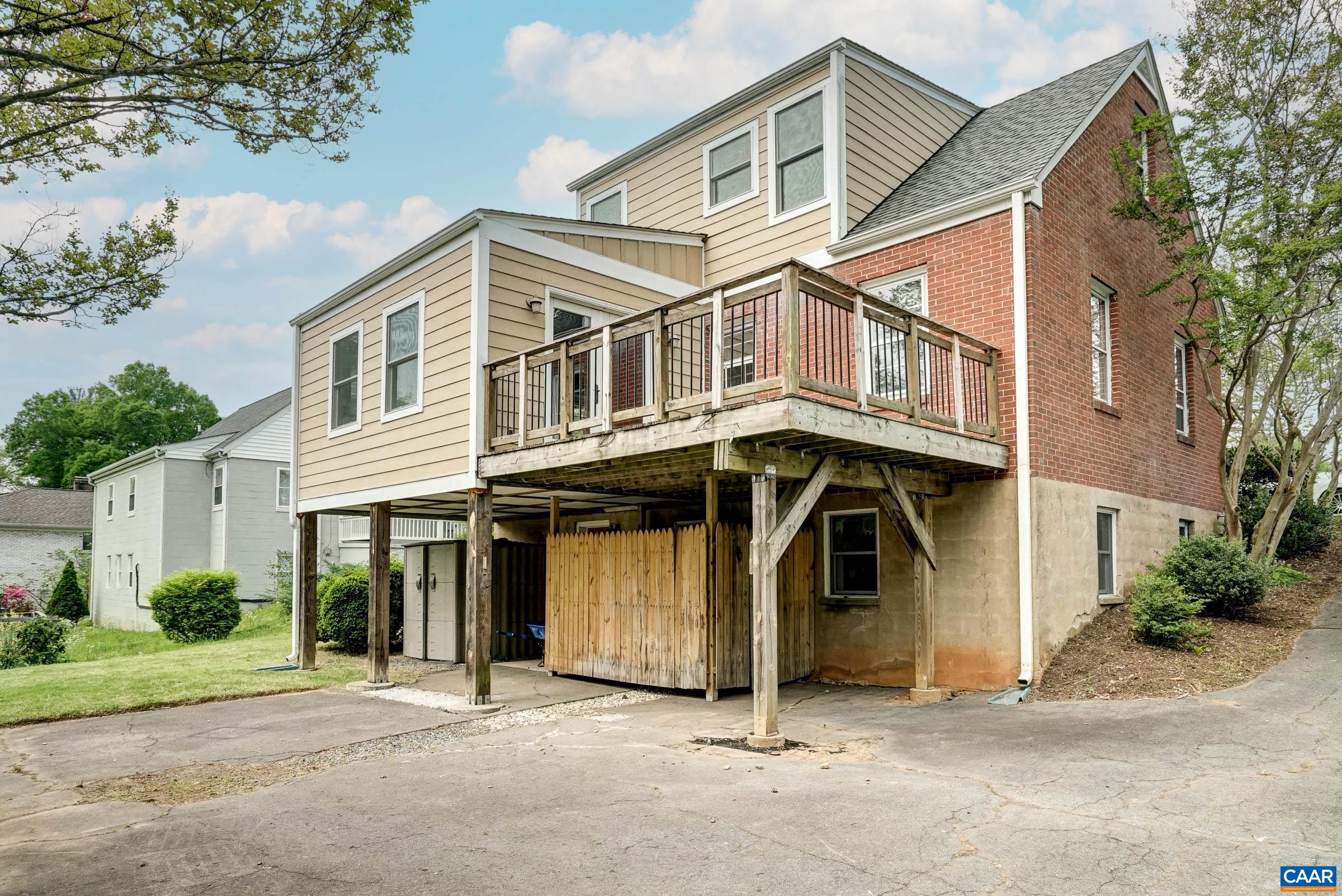 807 HILLCREST RD