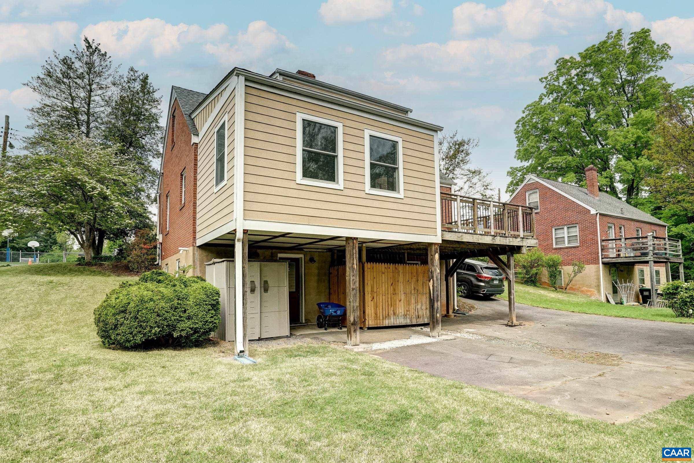 807 HILLCREST RD