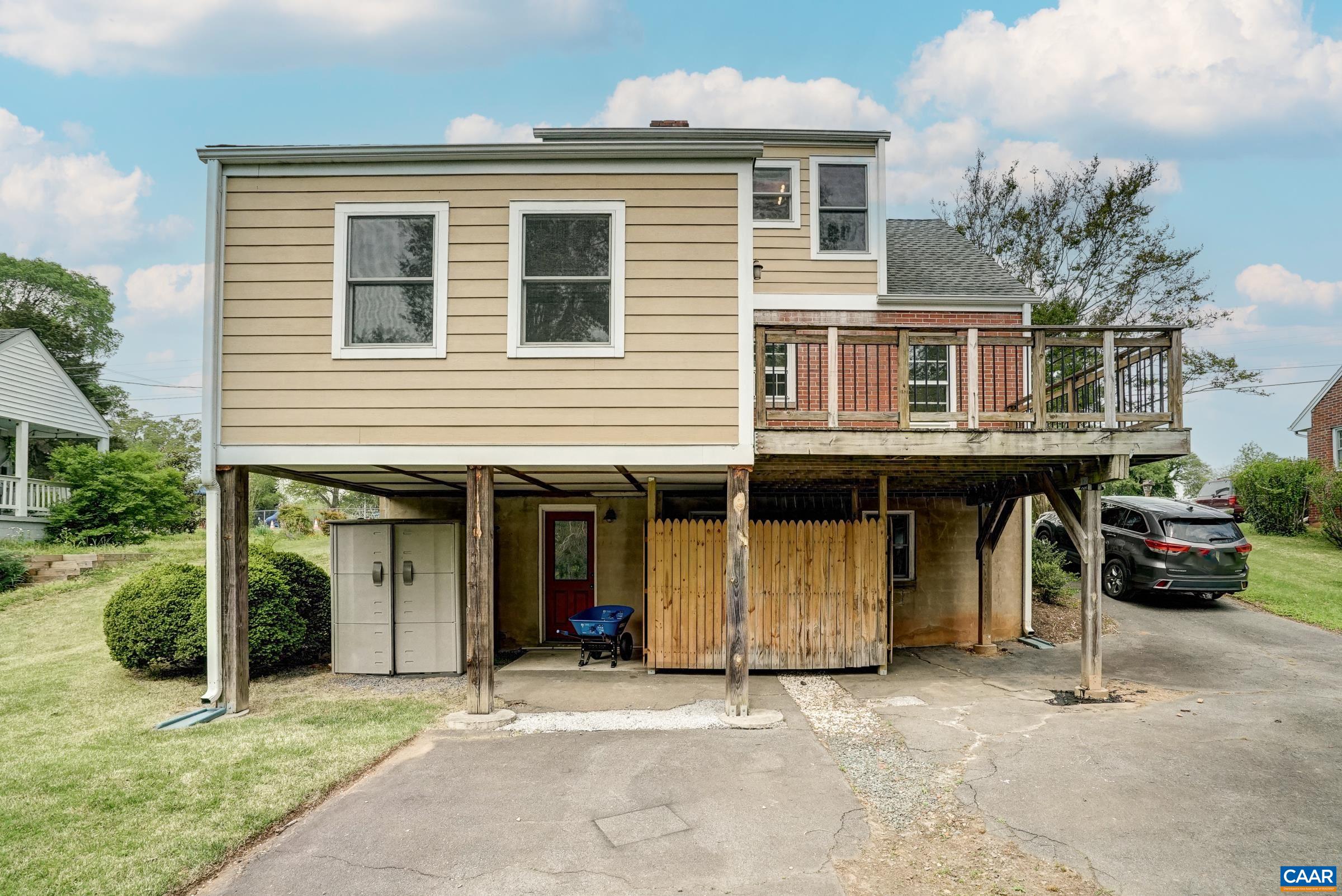 807 HILLCREST RD