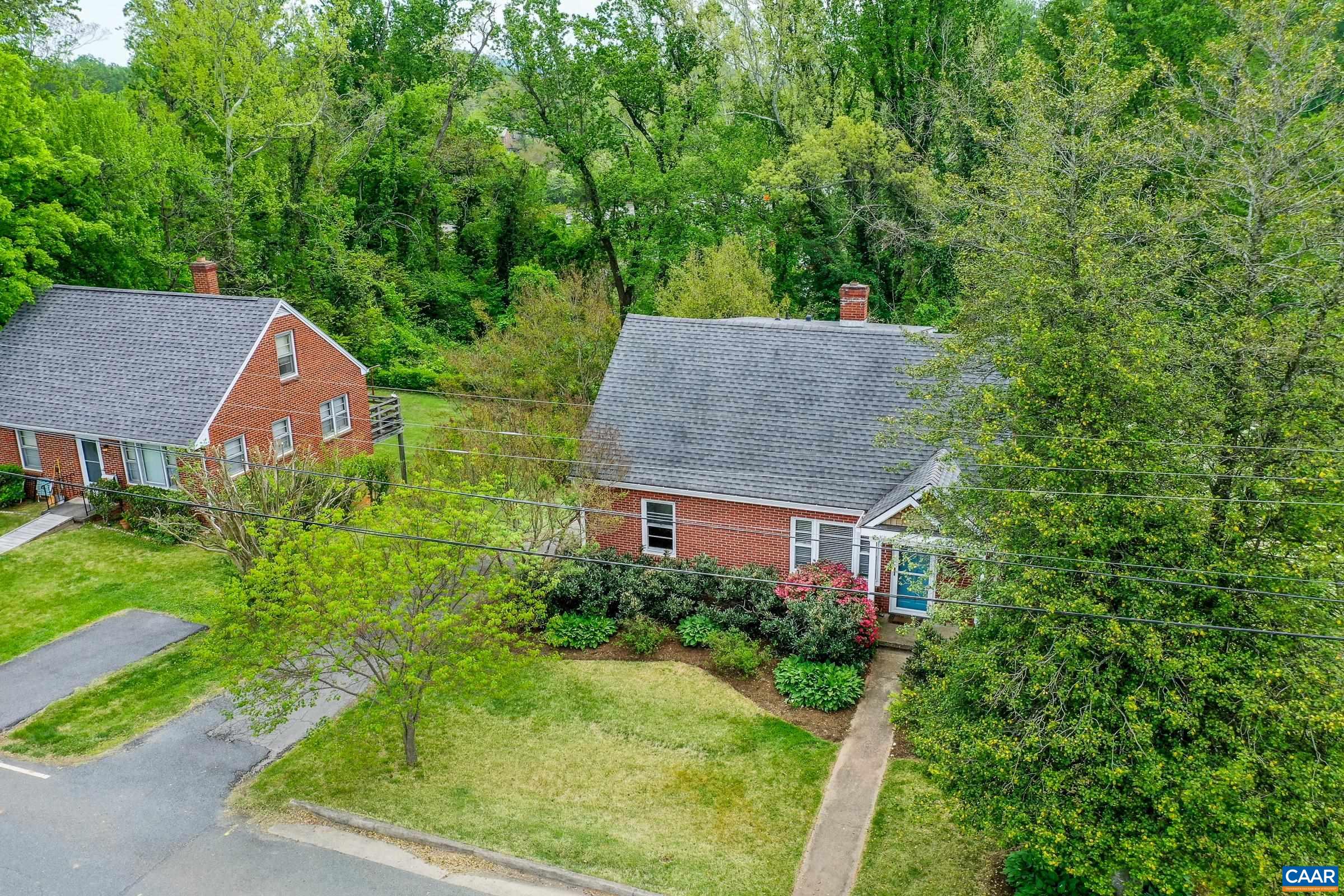 807 HILLCREST RD