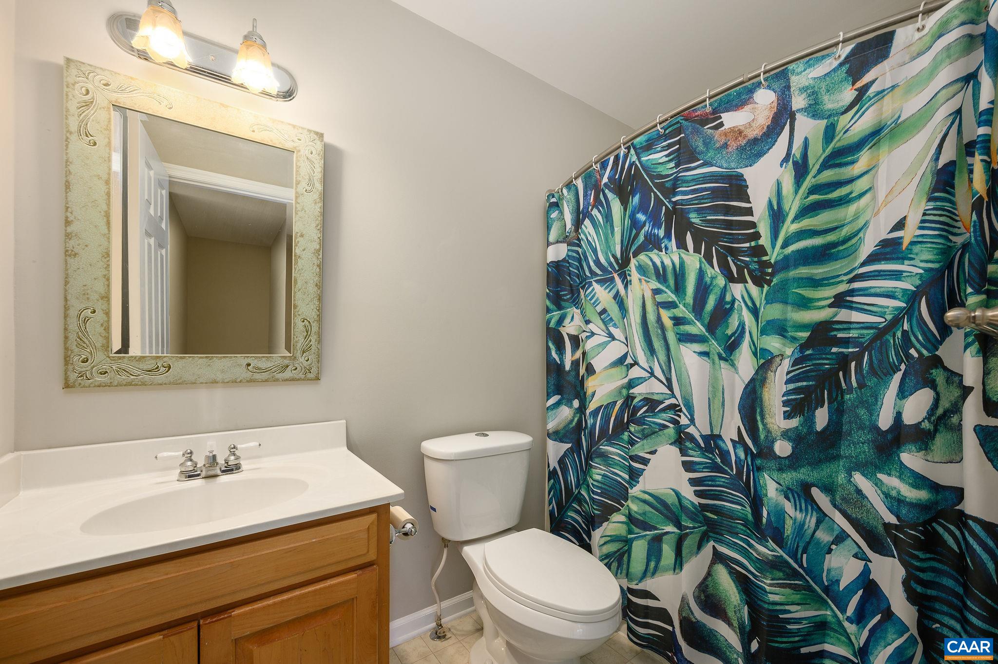 2364 N CHESTERFIELD CT