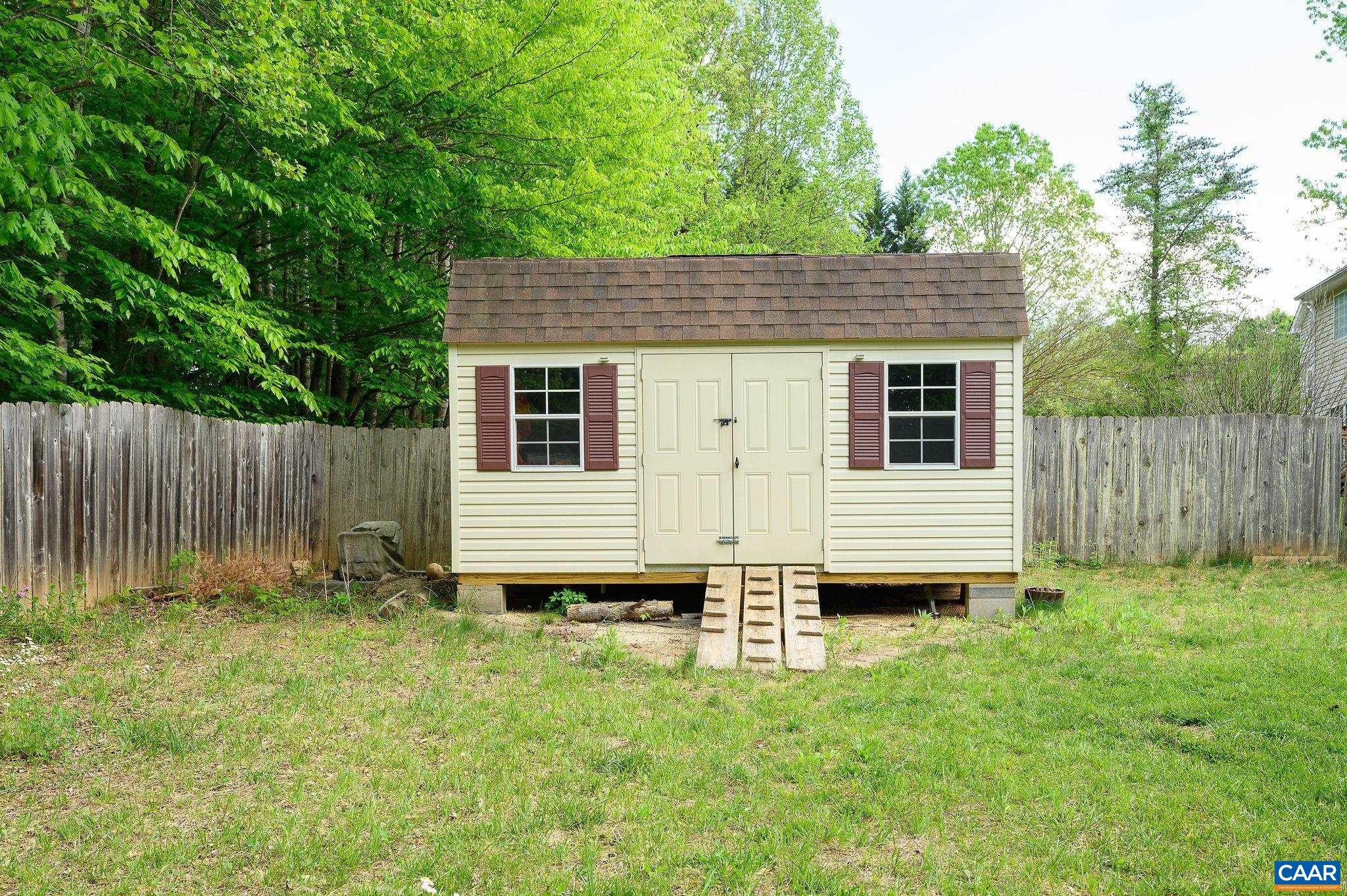 2364 N CHESTERFIELD CT