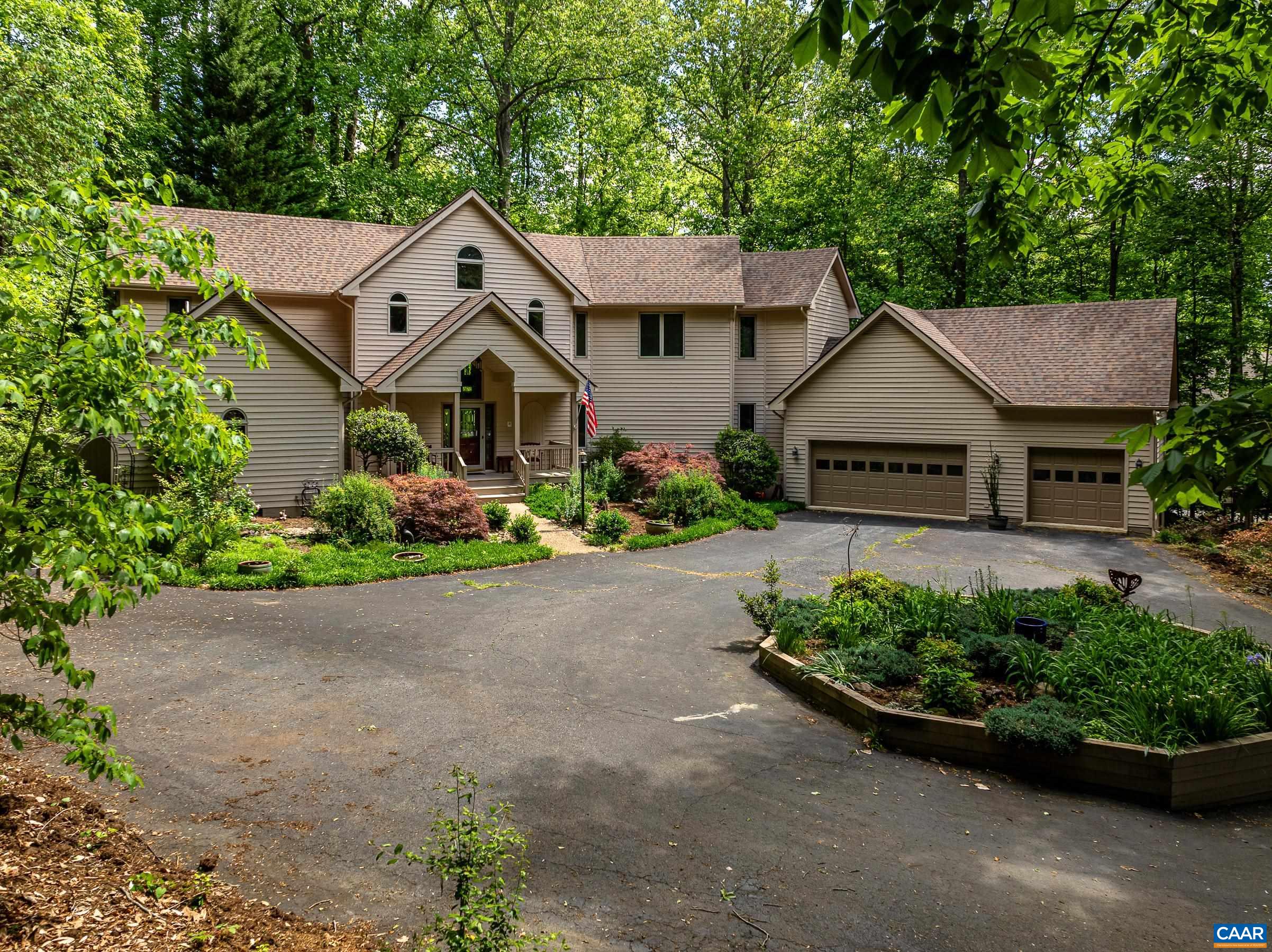 691 STONEY CREEK WEST