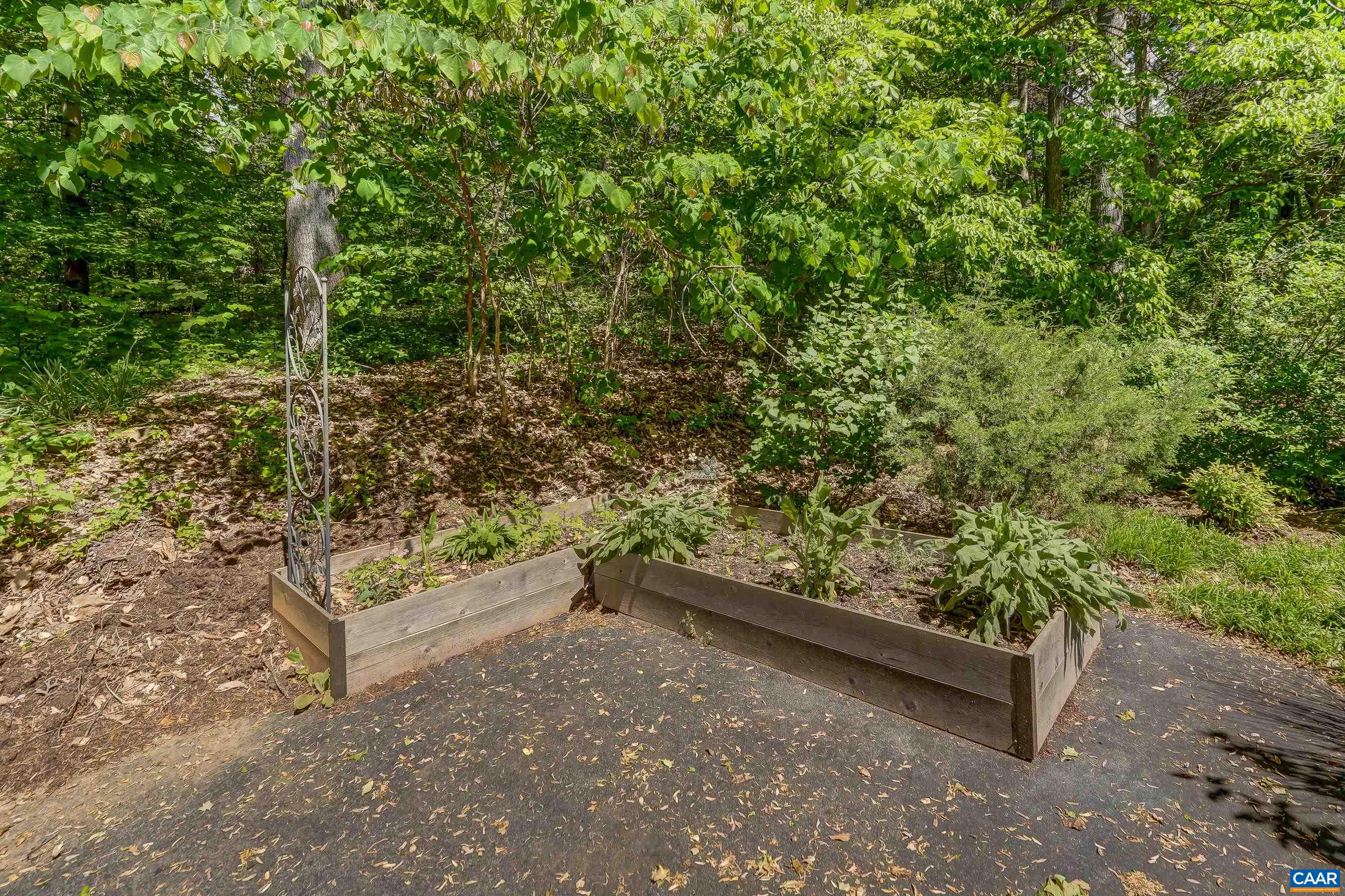 691 STONEY CREEK WEST