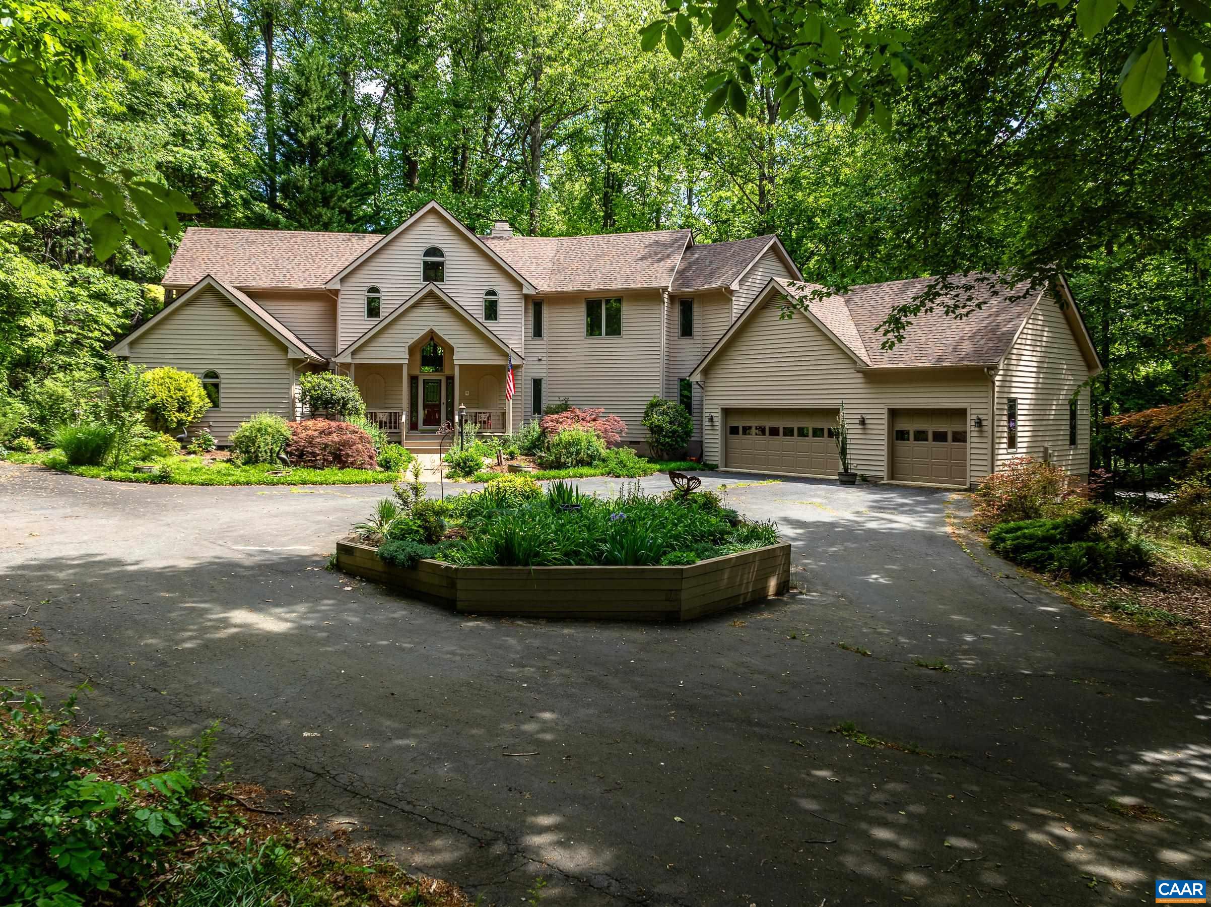 691 STONEY CREEK WEST
