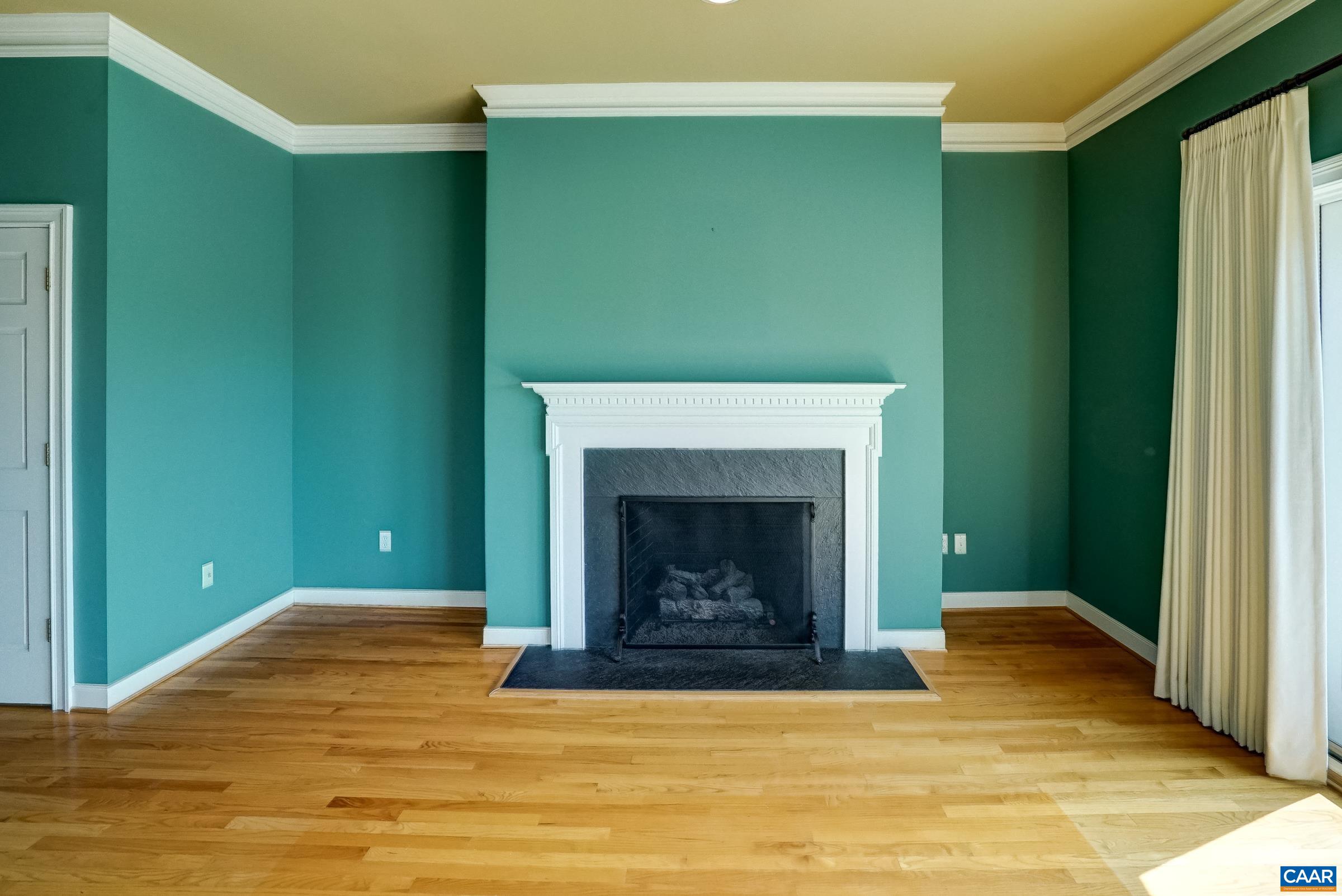 512 WORTHINGTON DR Unit: B