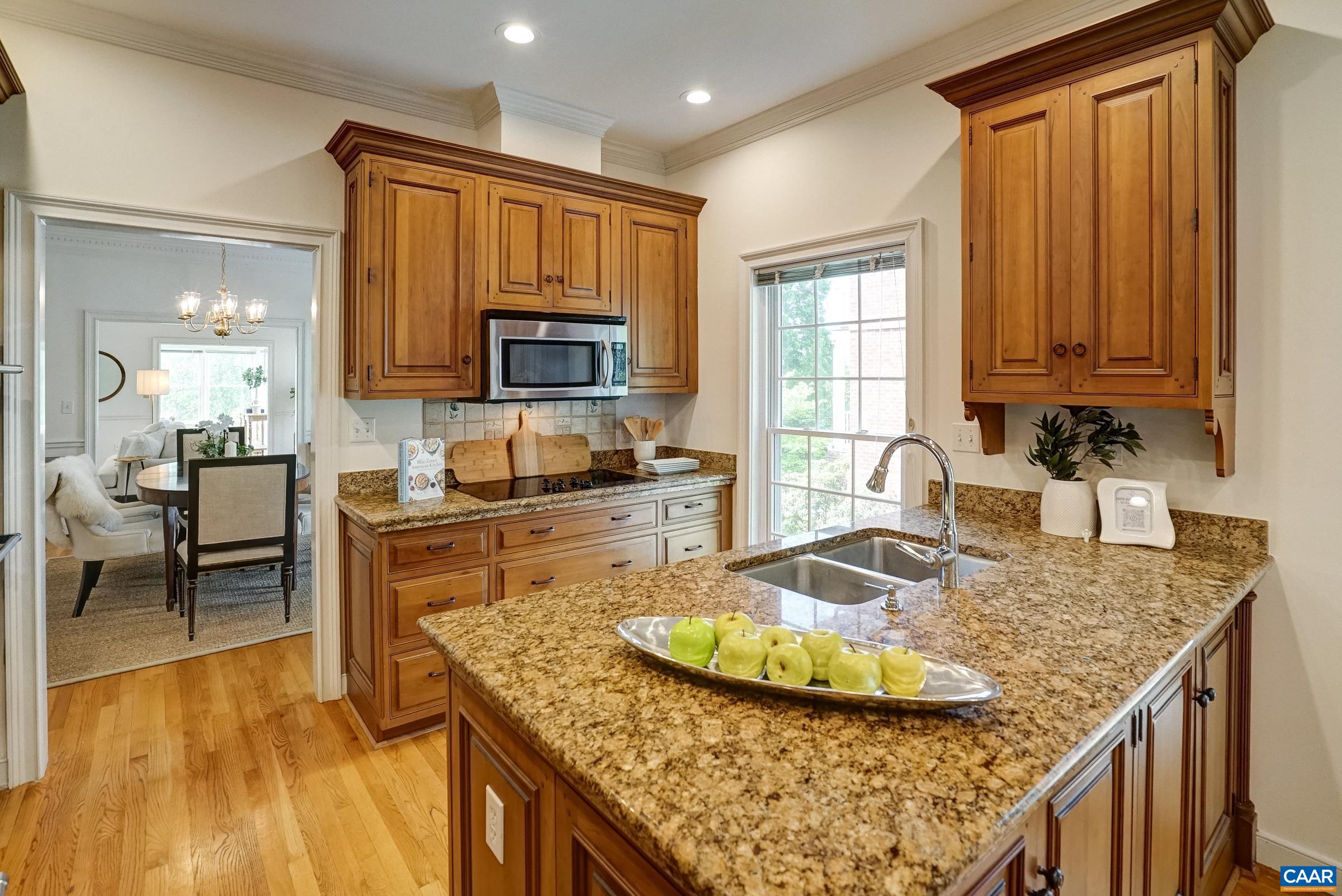 512 WORTHINGTON DR Unit: B