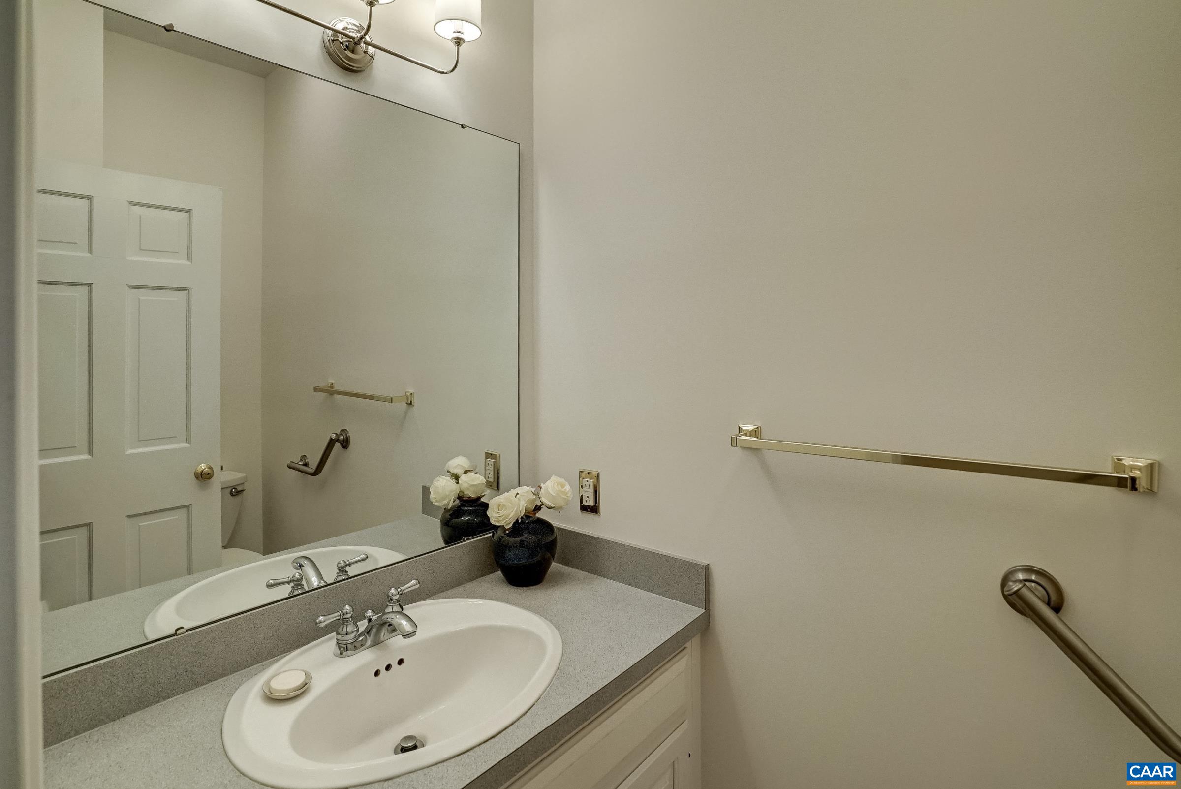 512 WORTHINGTON DR Unit: B