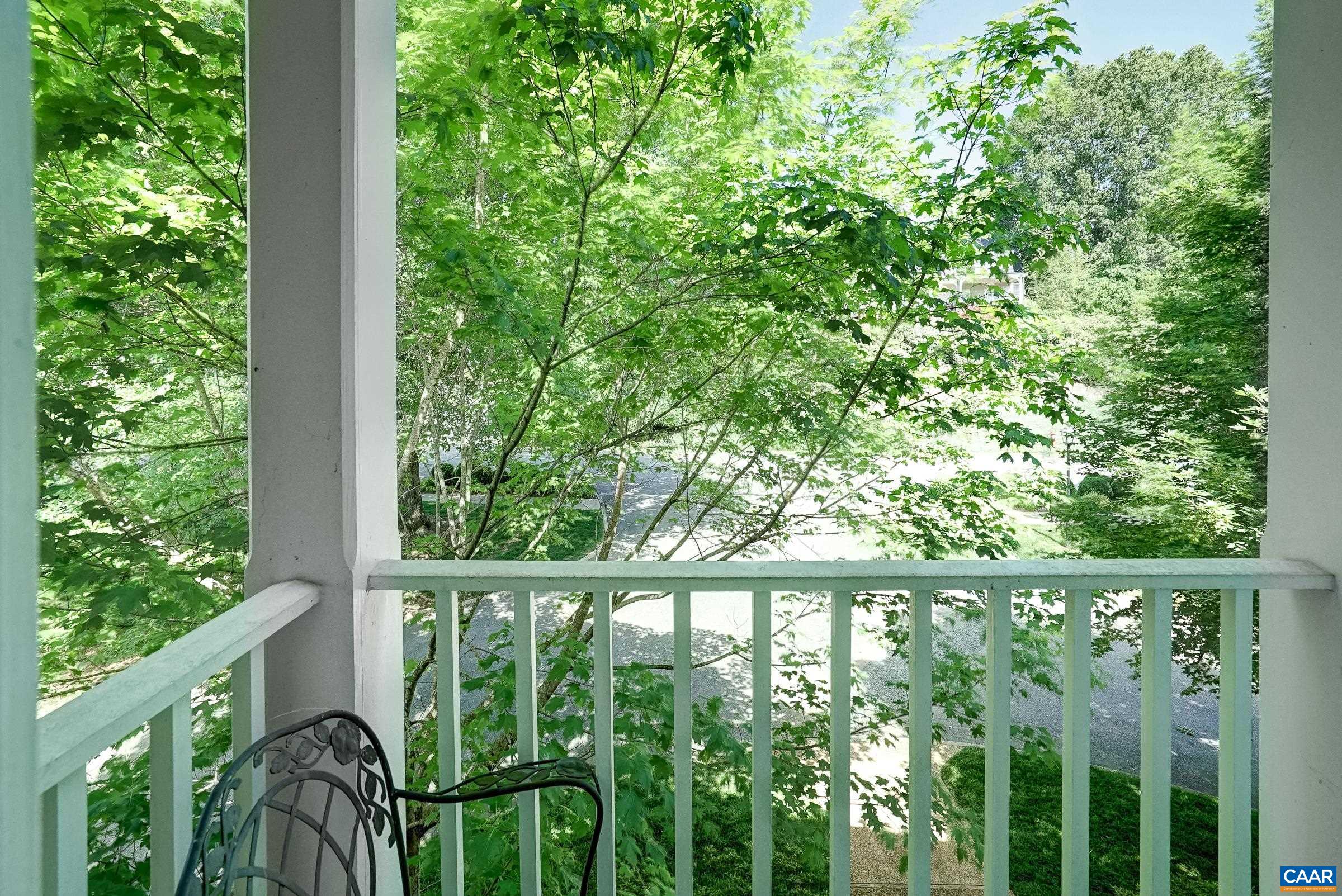 512 WORTHINGTON DR Unit: B